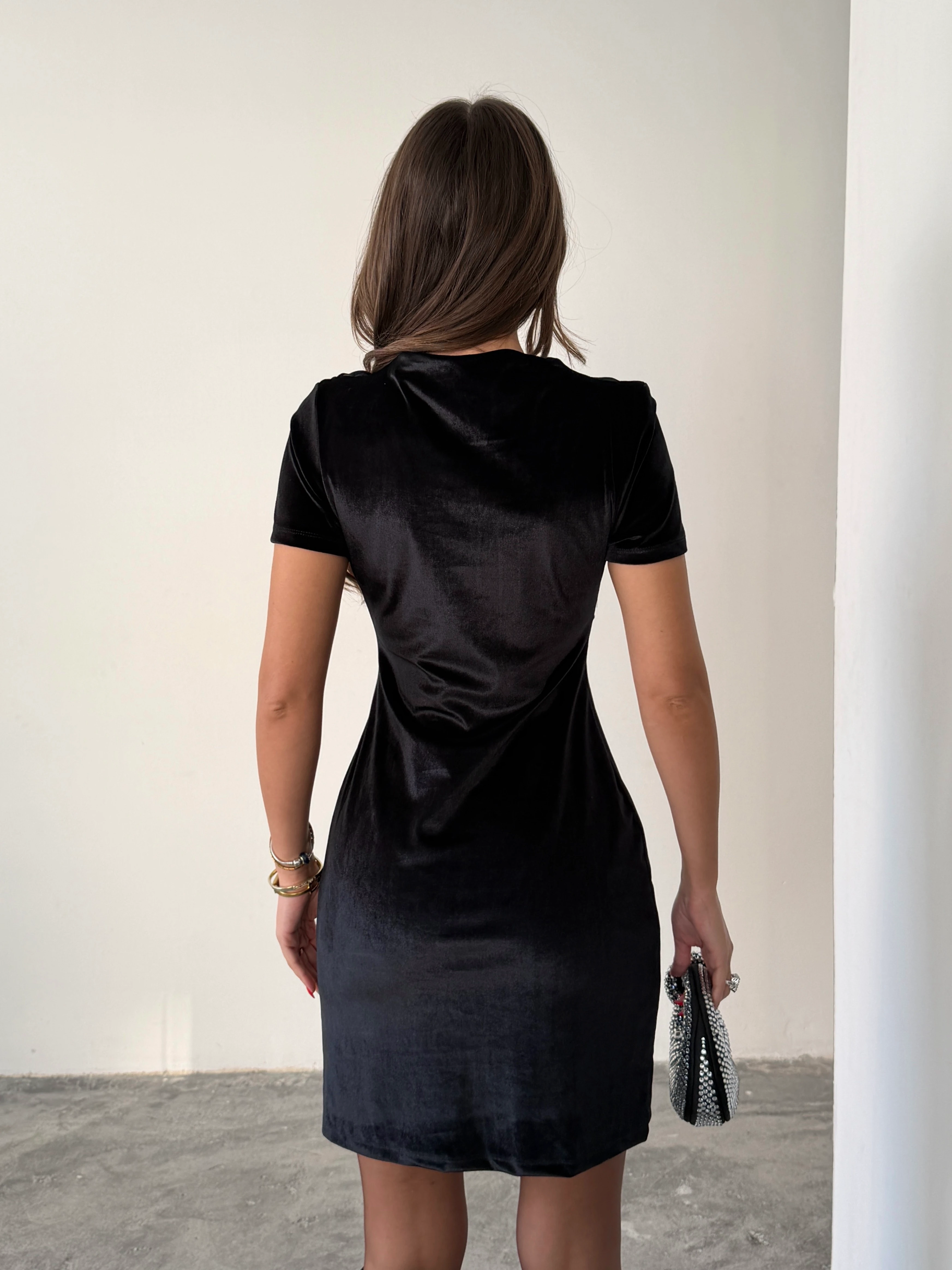 Kısa Kollu Kadife Elbise