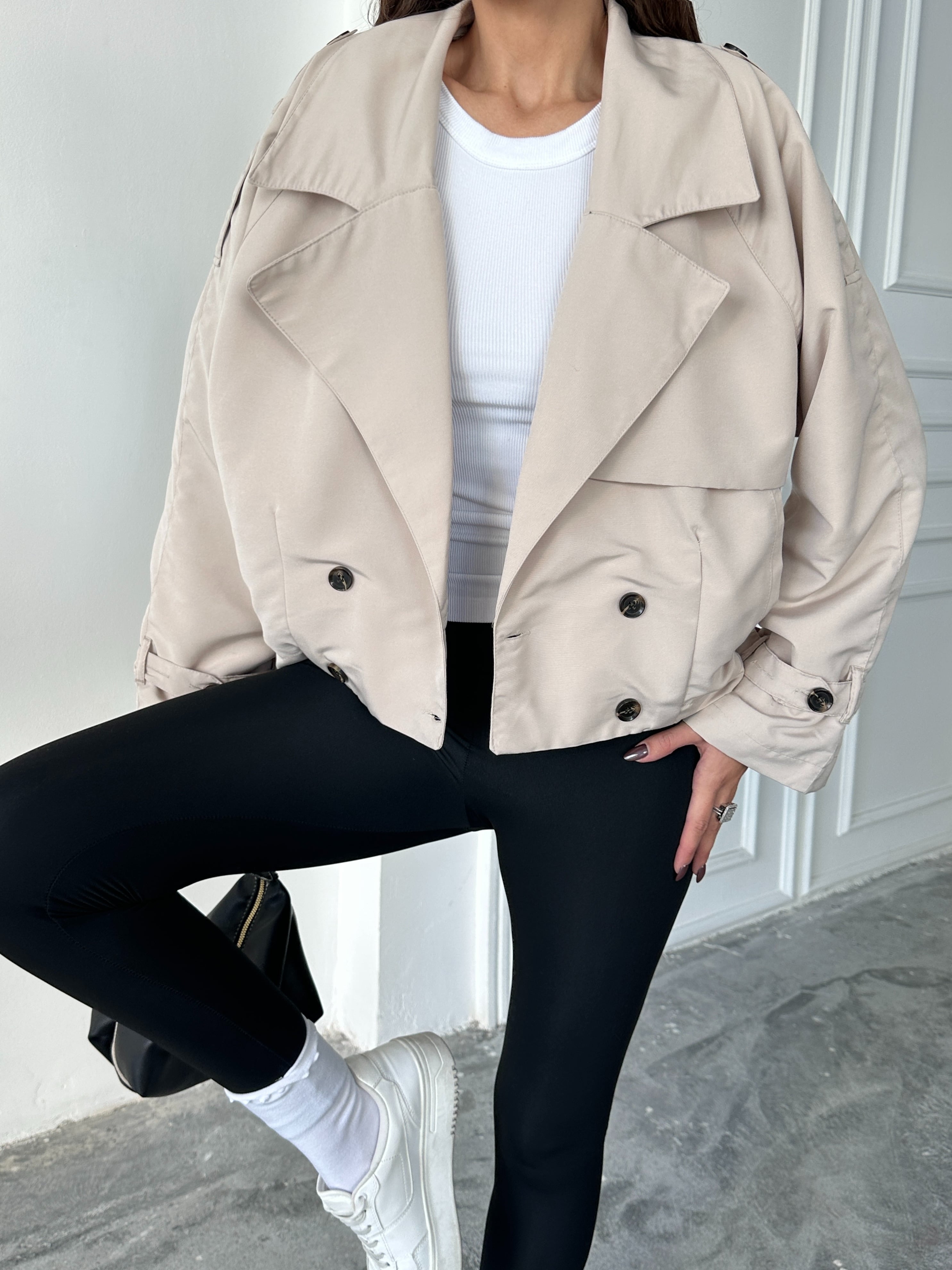 Dört Düğmeli Crop Trençkot