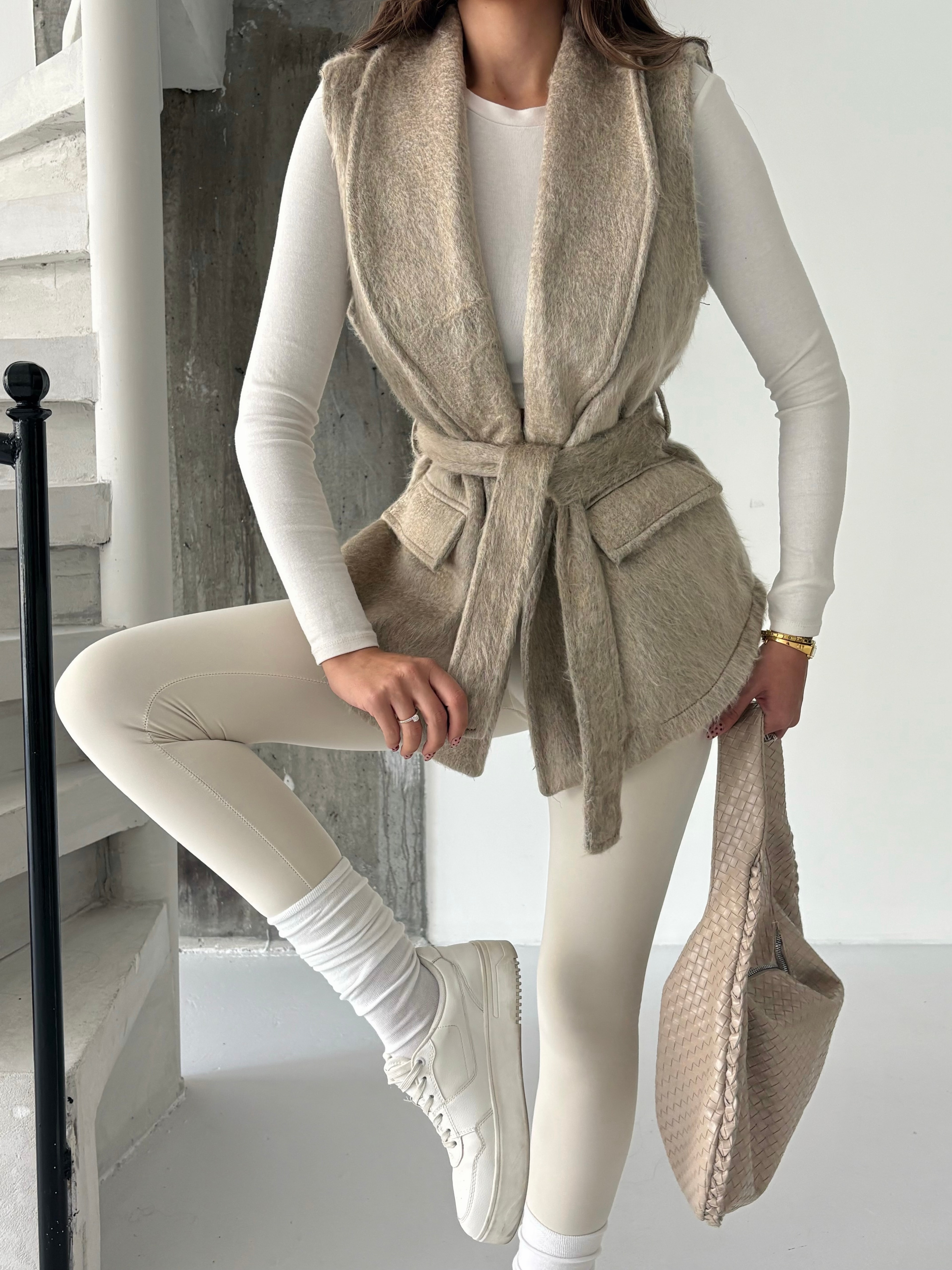 Kırçıllı Kuşaklı Yelek - Bej