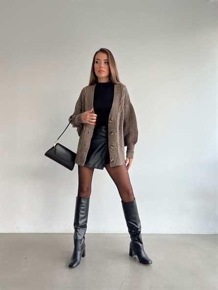 Düğmeli Oversize Örgü Hırka Sütlü Kahve