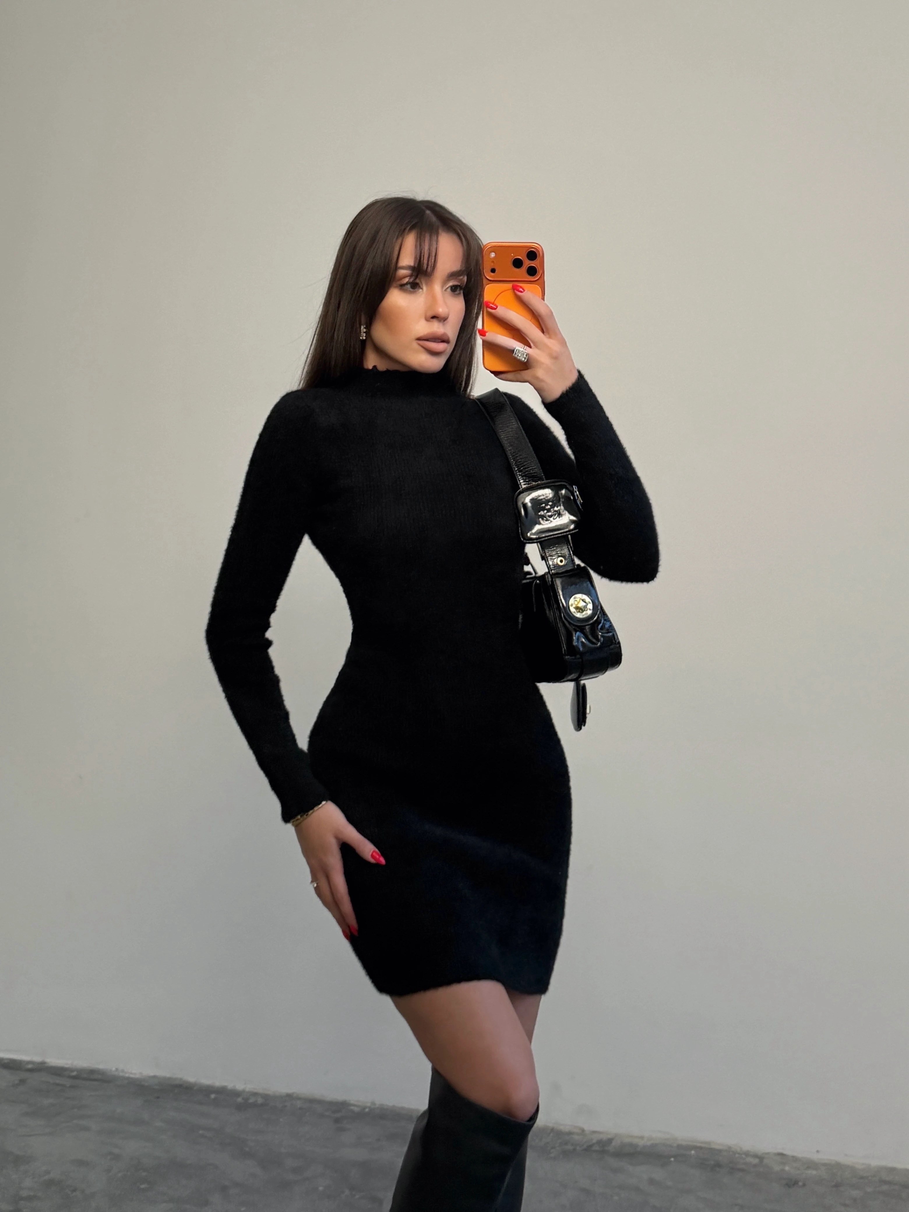 Dik Yaka Yumoş Elbise - Siyah