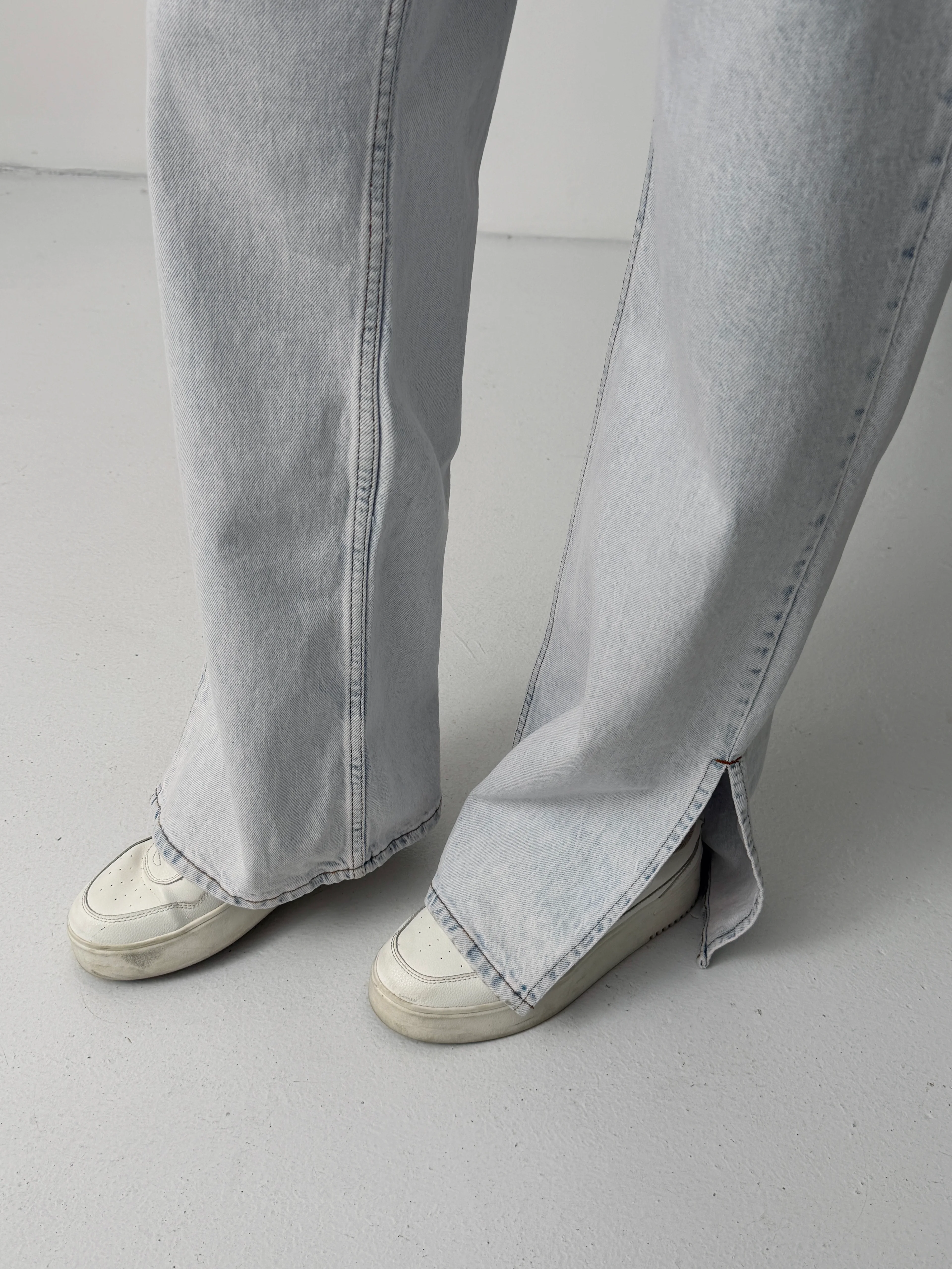 Paçası Yırtmaçlı Jean  - Buz Mavi