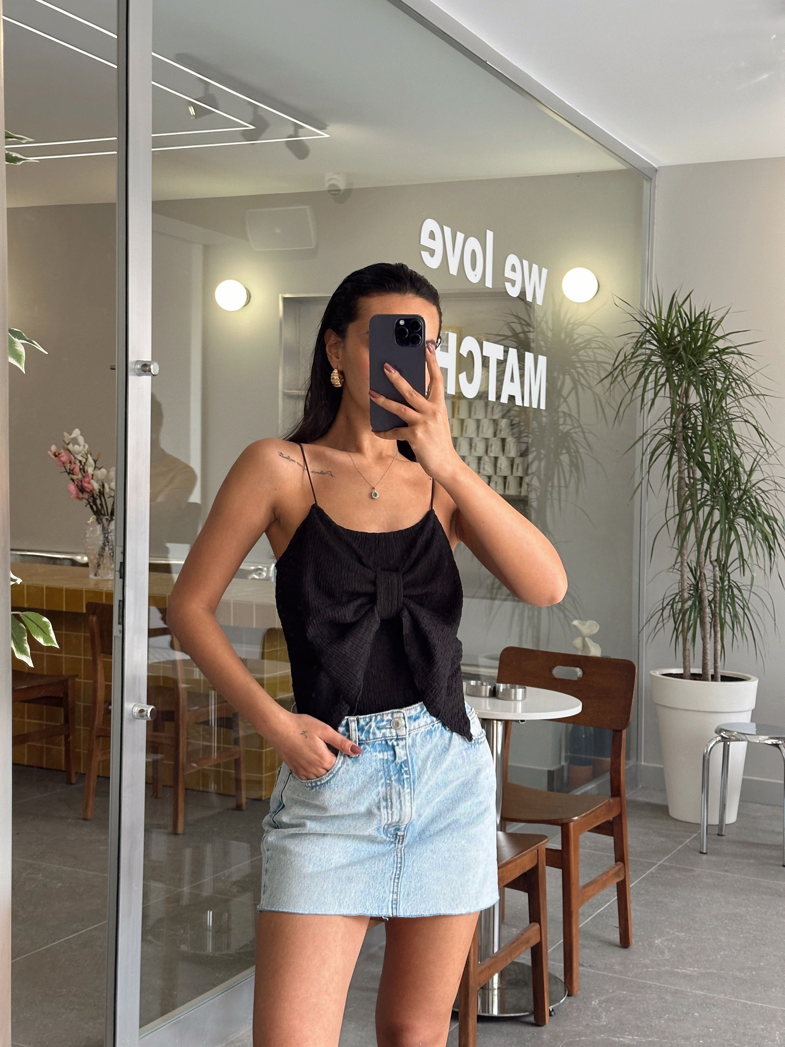 Fiyonk Detay Kabartma Crop