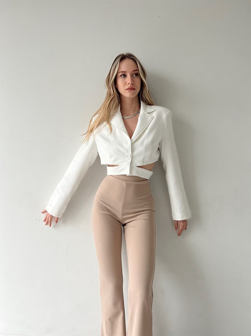 Bel Dekolte Crop Blazer Ceket Ekru