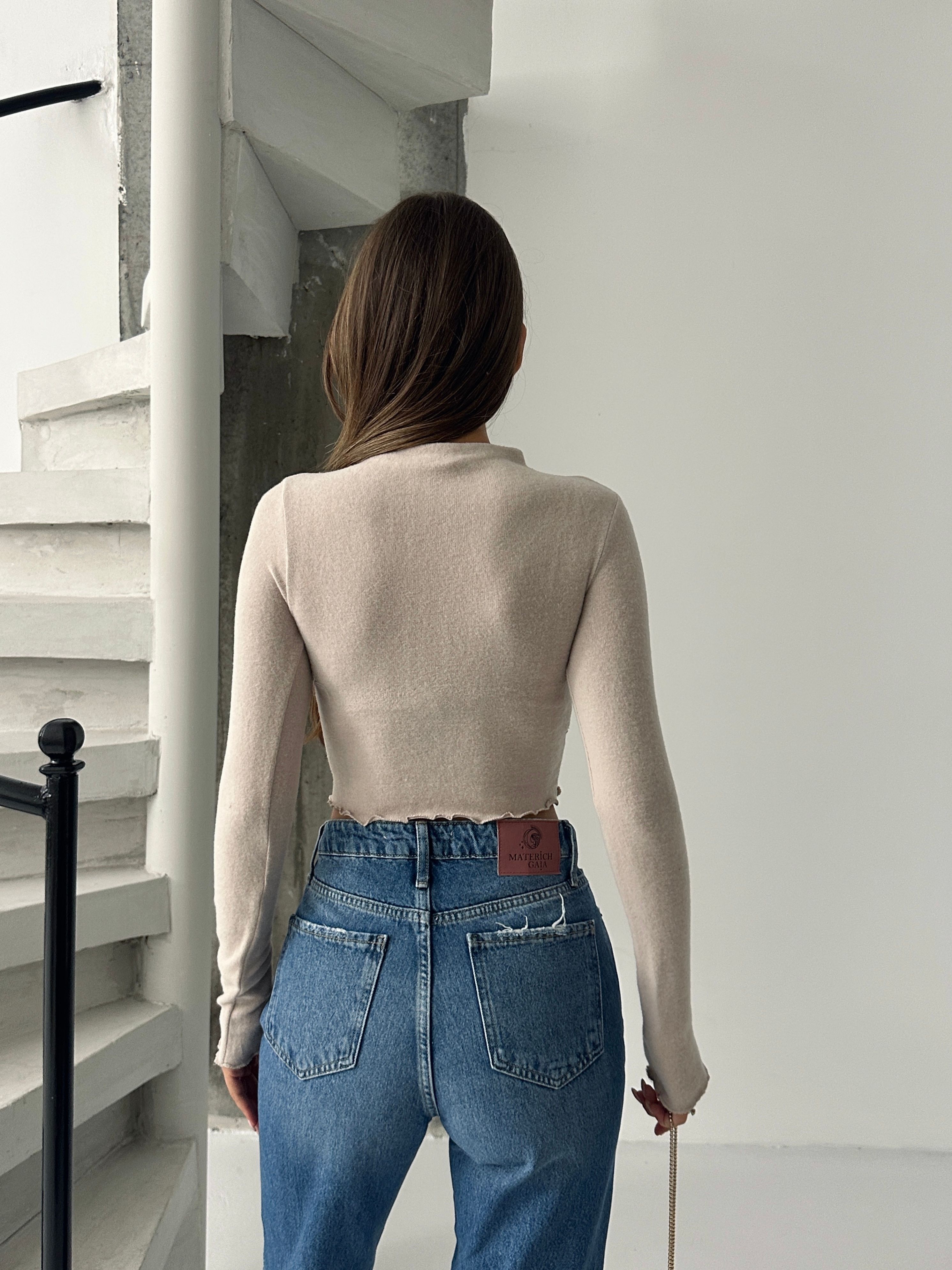 Dik Yaka Yumoş Crop - Taş