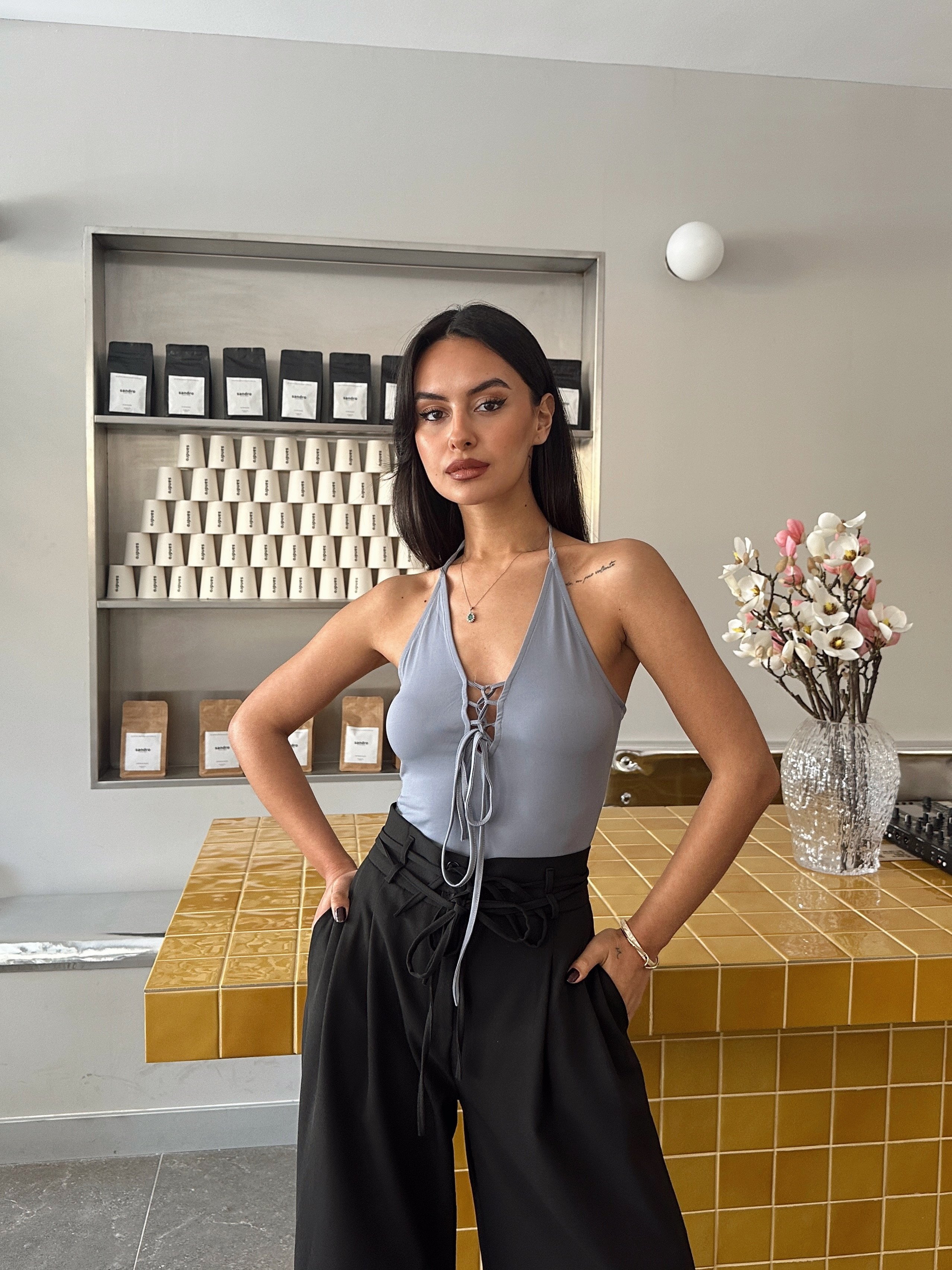 Maya Önden Bağcıklı Bodysuit Gri