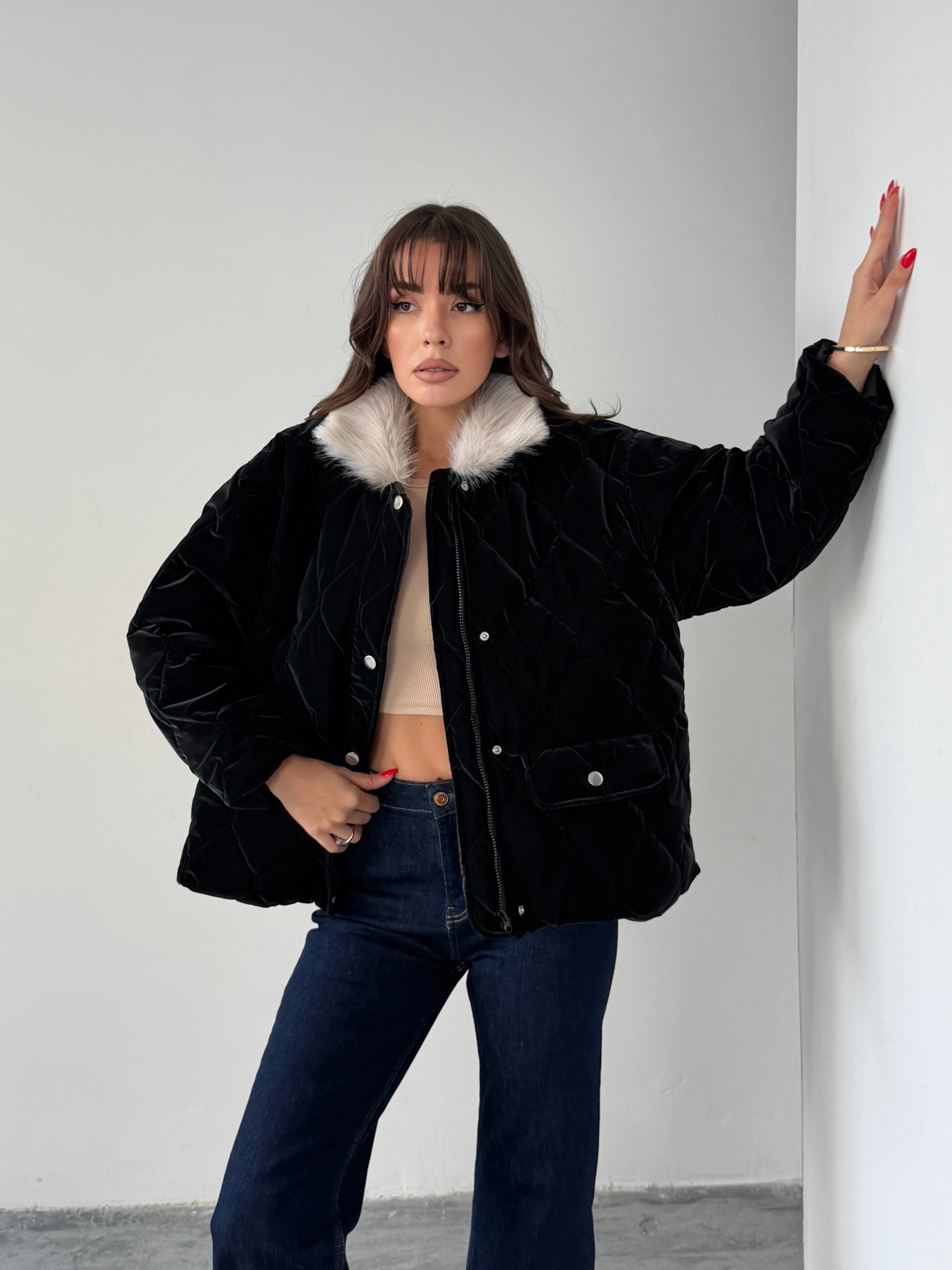 Kapitone Kürk Detay Mont  - Siyah