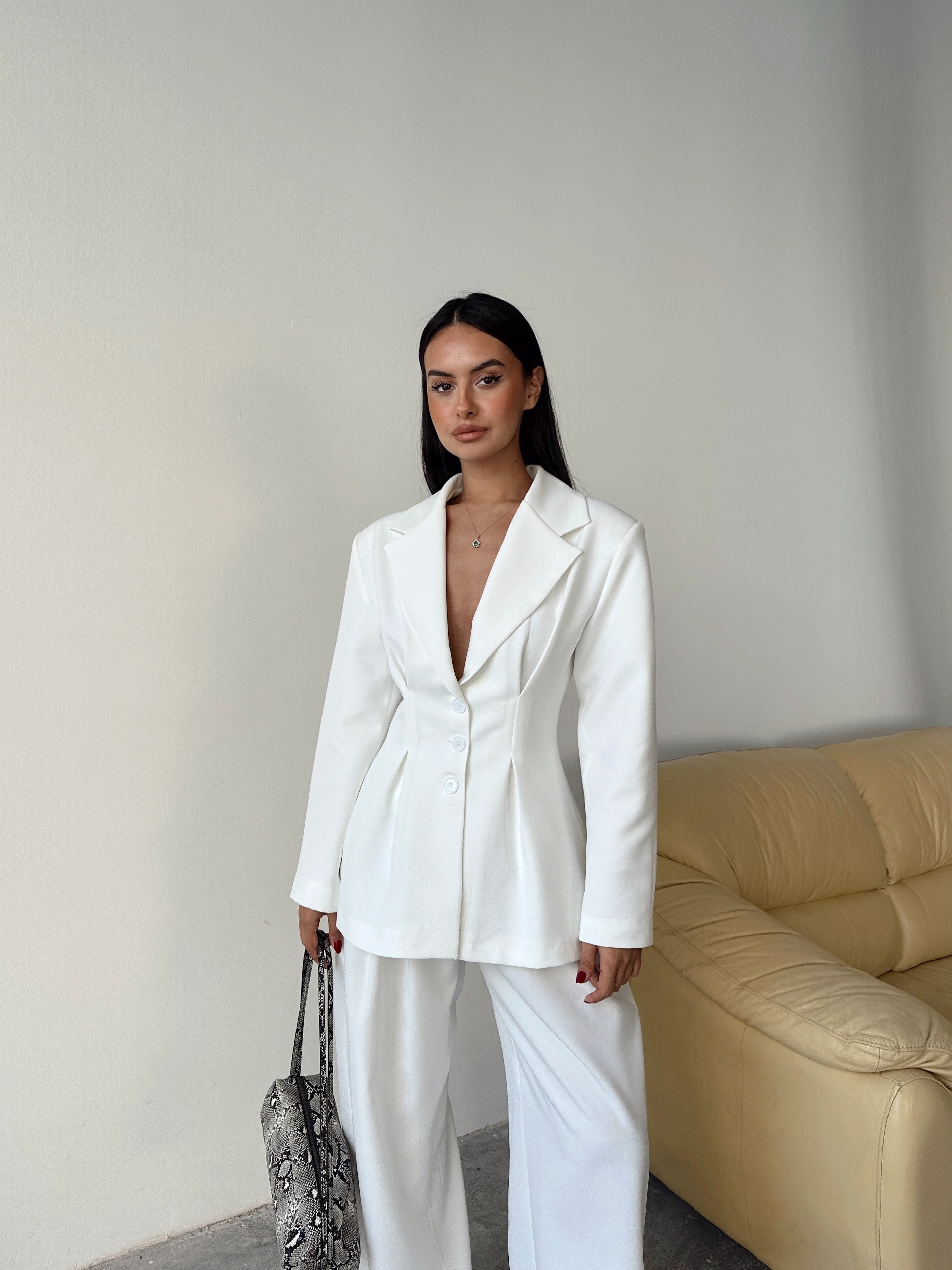 Pile Detay Oturtmalı Blazer Ceket  - Beyaz