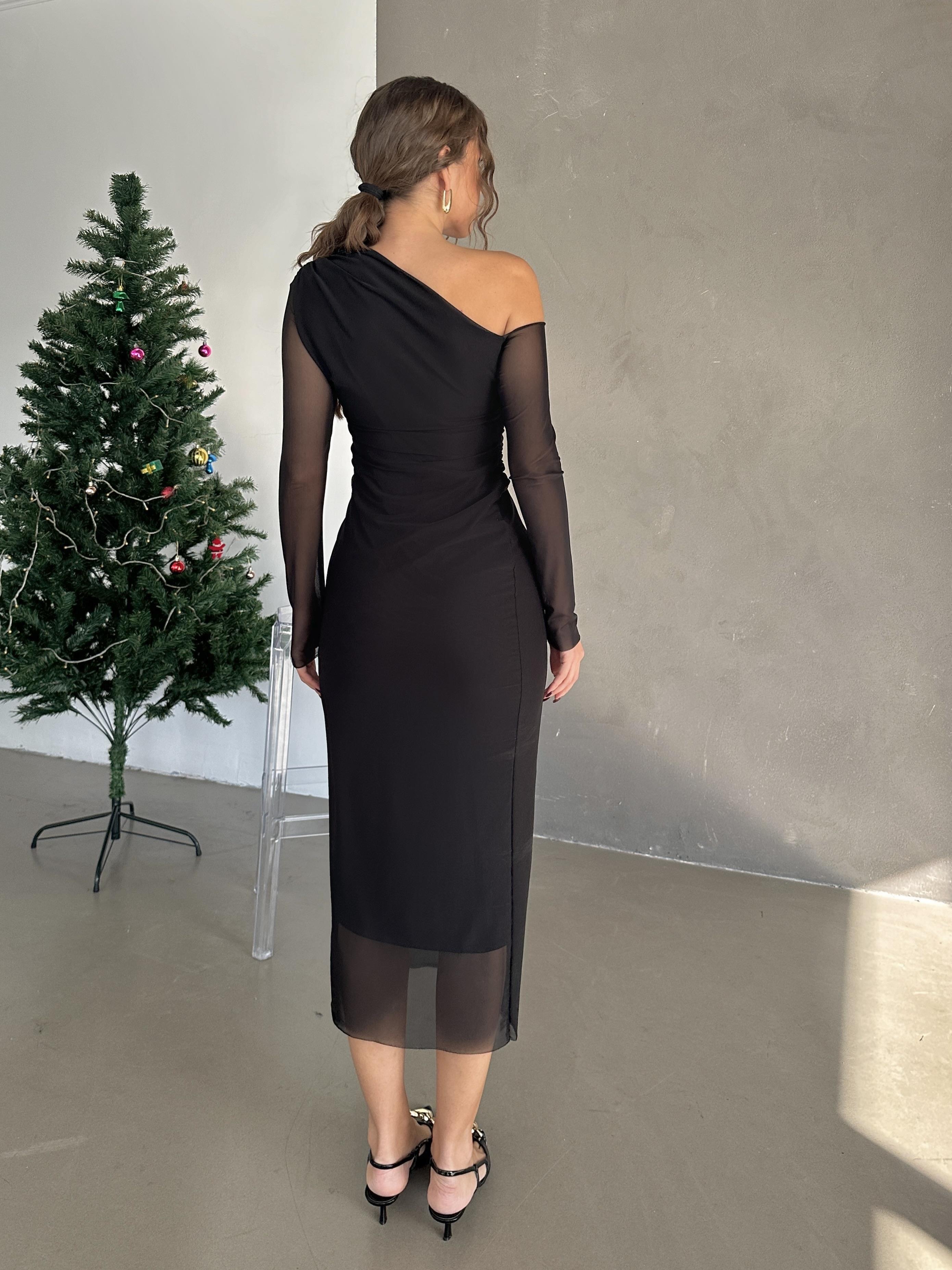 Asimetrik Omuz Büzgülü Mila Elbise Siyah