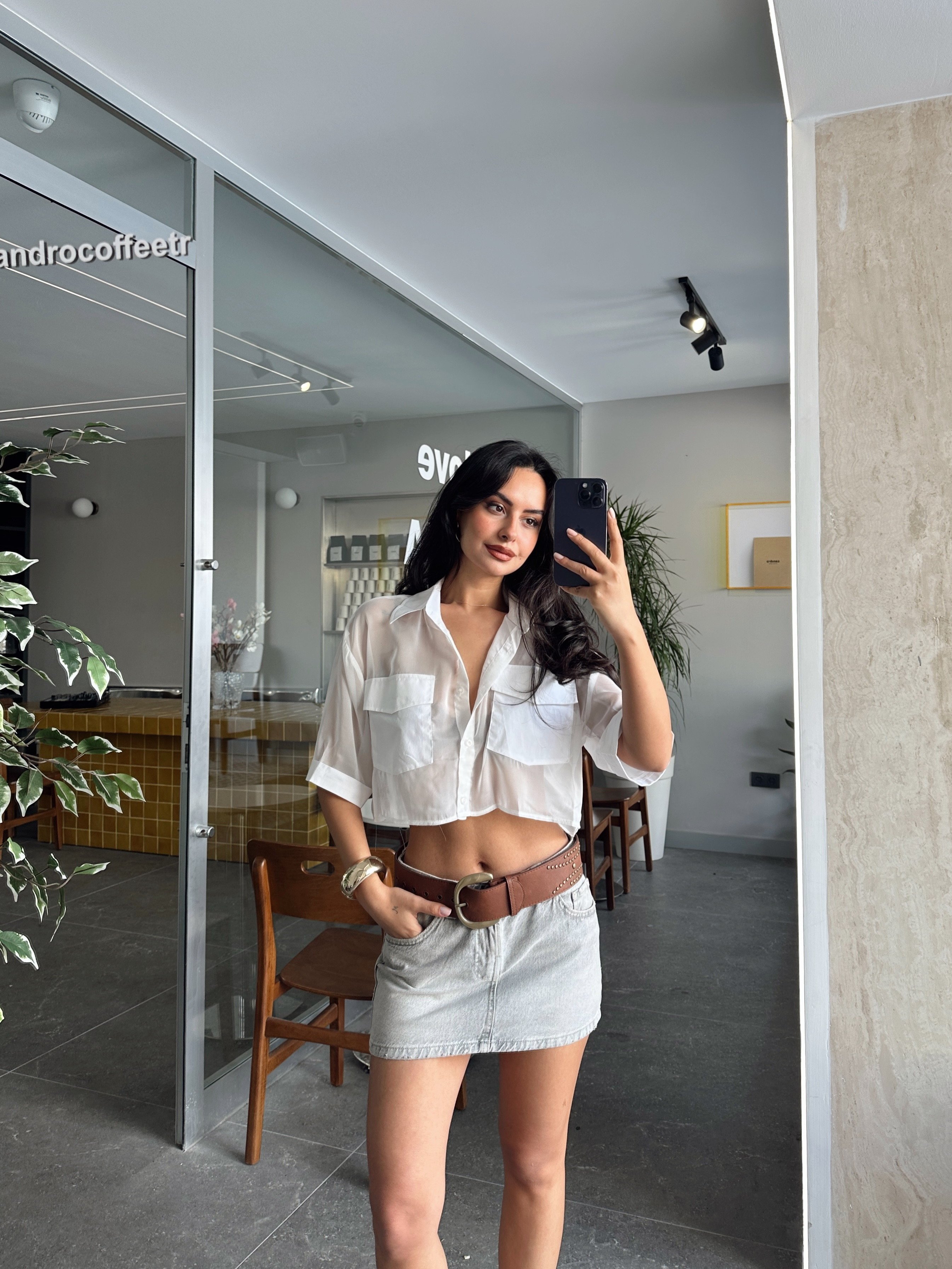 Zoi Çift Cep Transparan Crop Gömlek Beyaz
