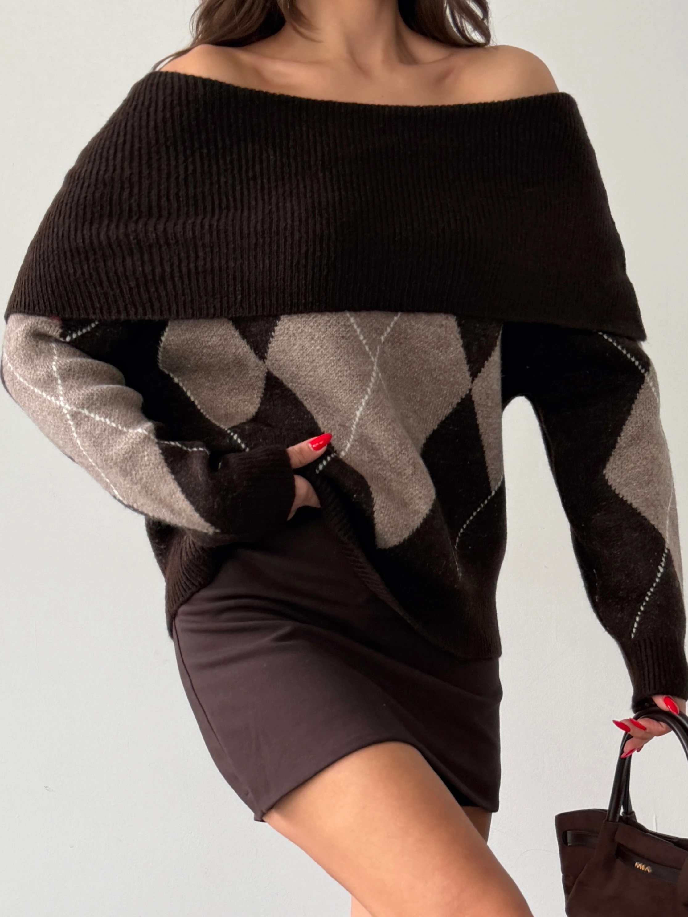 Baklavalı Madonna Yaka Kazak