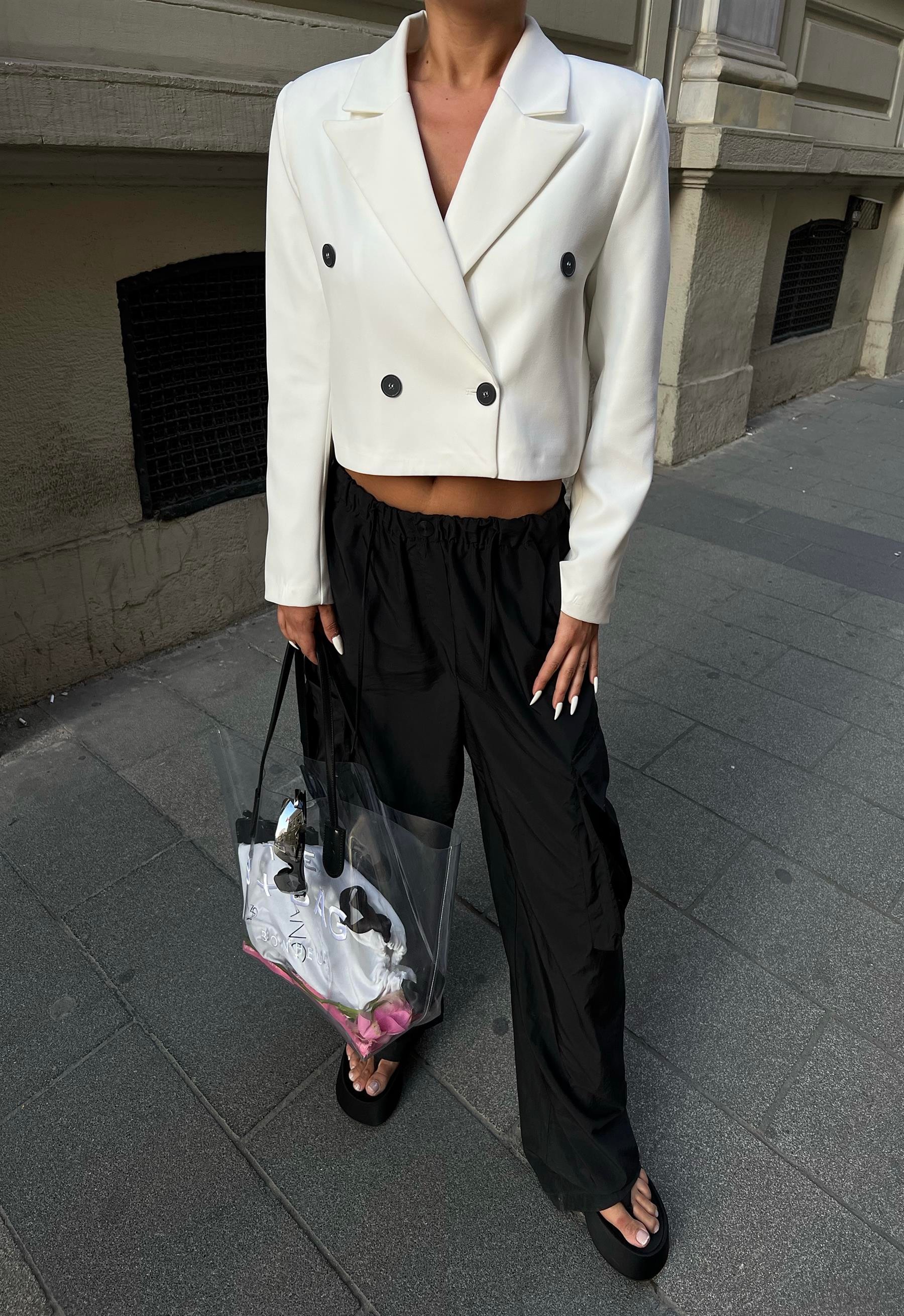 Düğmeli Kruvaze Crop Blazer Ceket Beyaz
