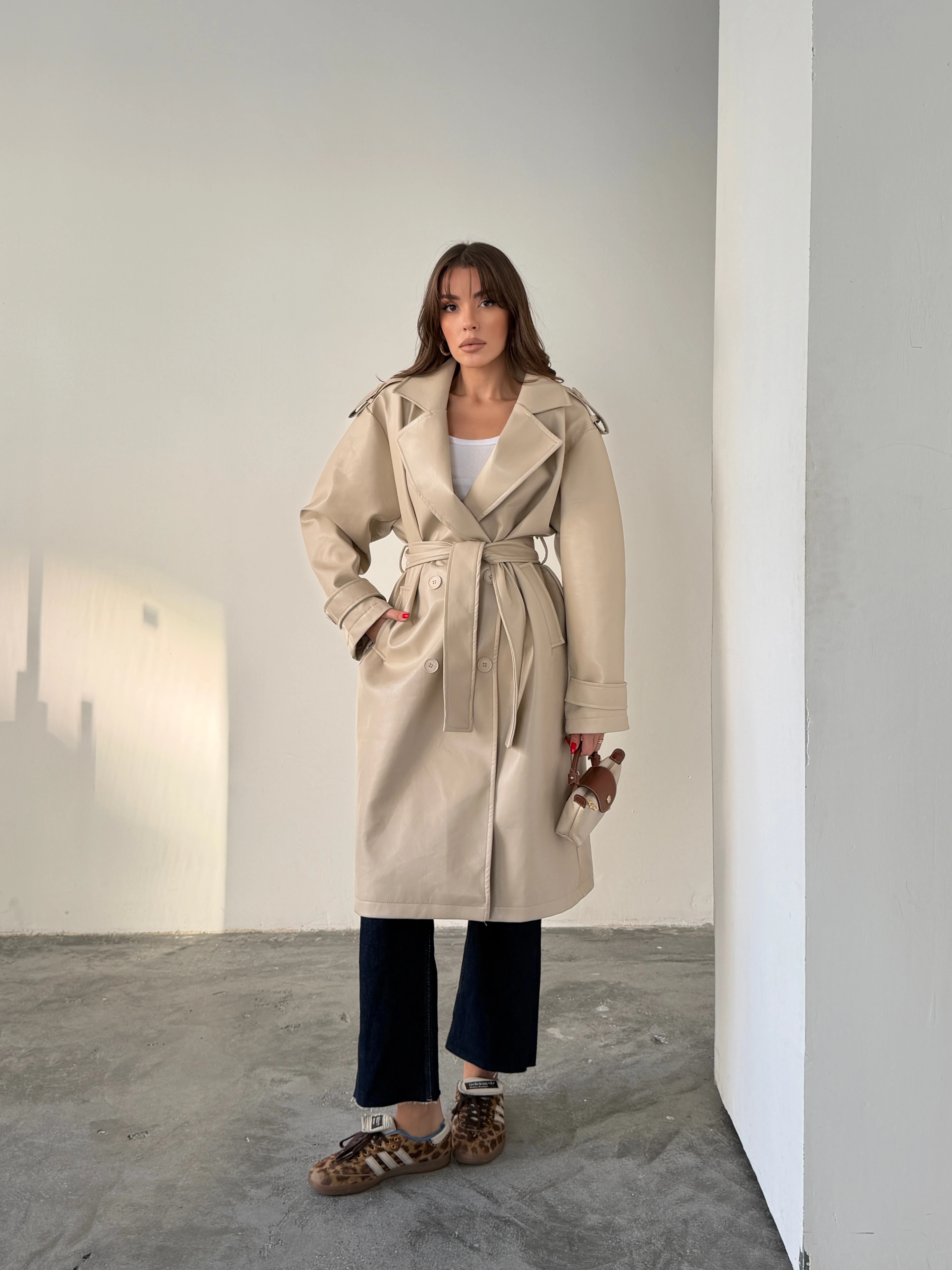 Apolet Detaylı Deri Trençkot - Taş