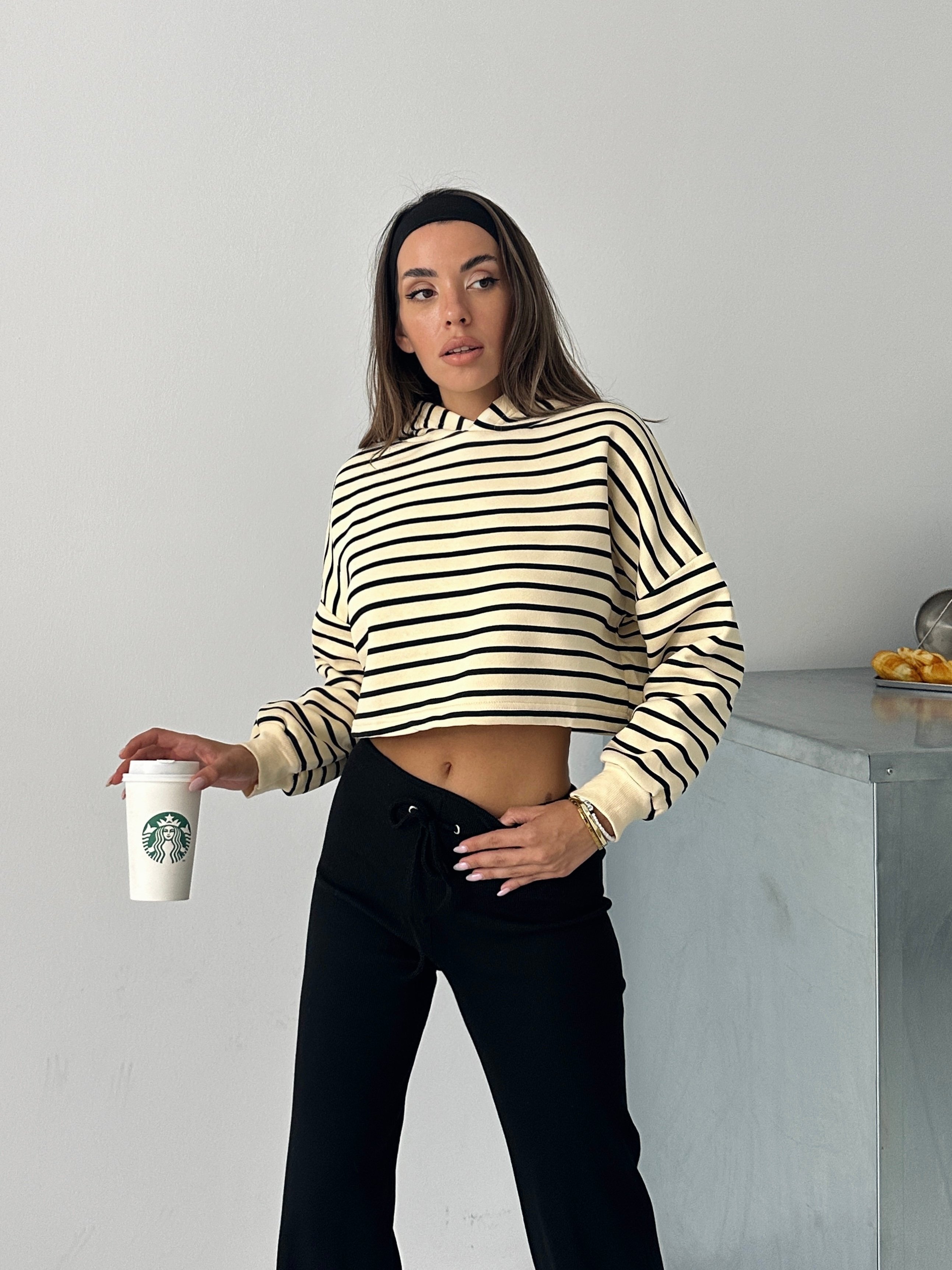 Kapüşonlu Çizgili Crop Sweat - Siyah