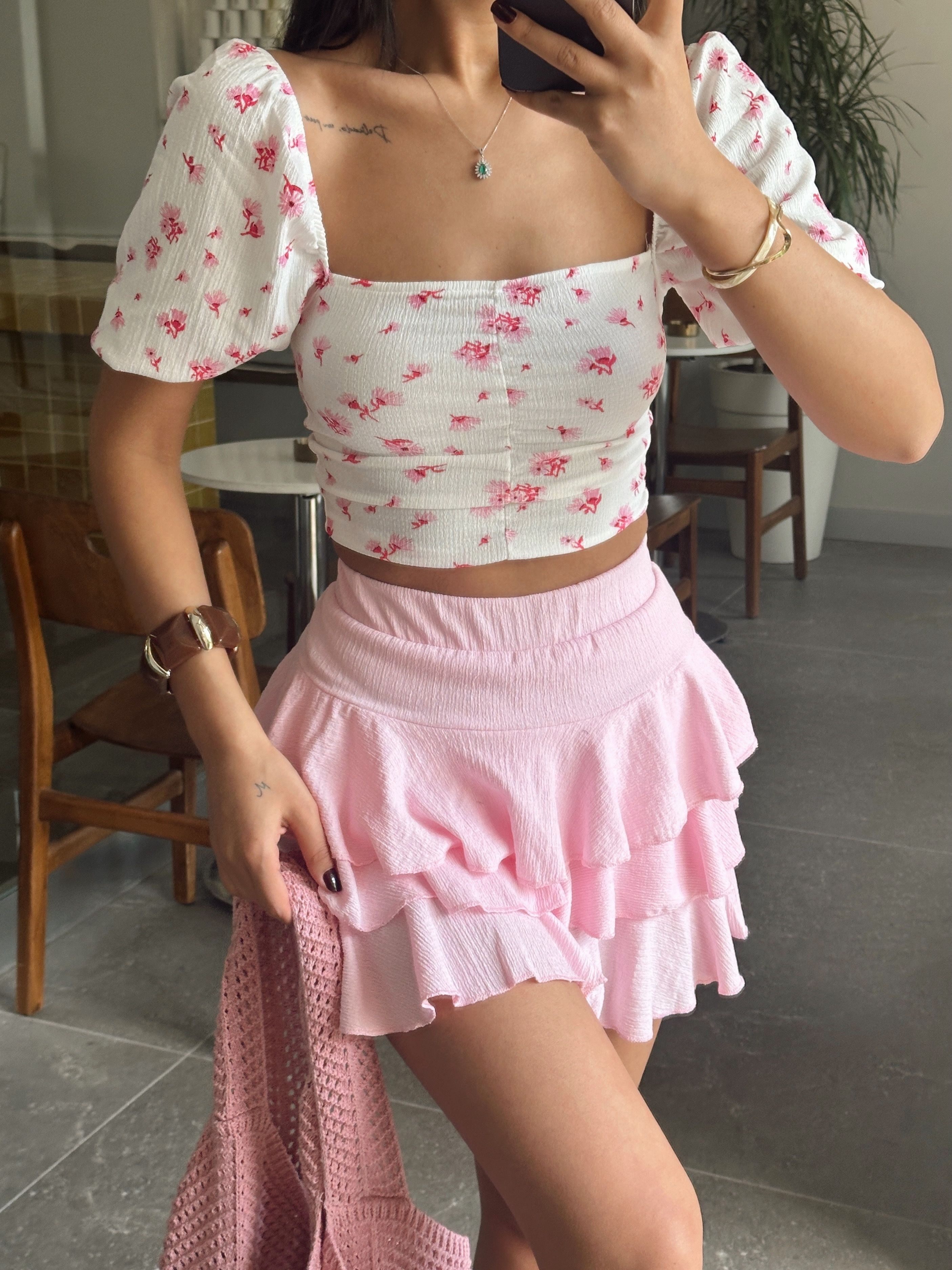 Çiçekli Madonna Yaka Crop - Beyaz