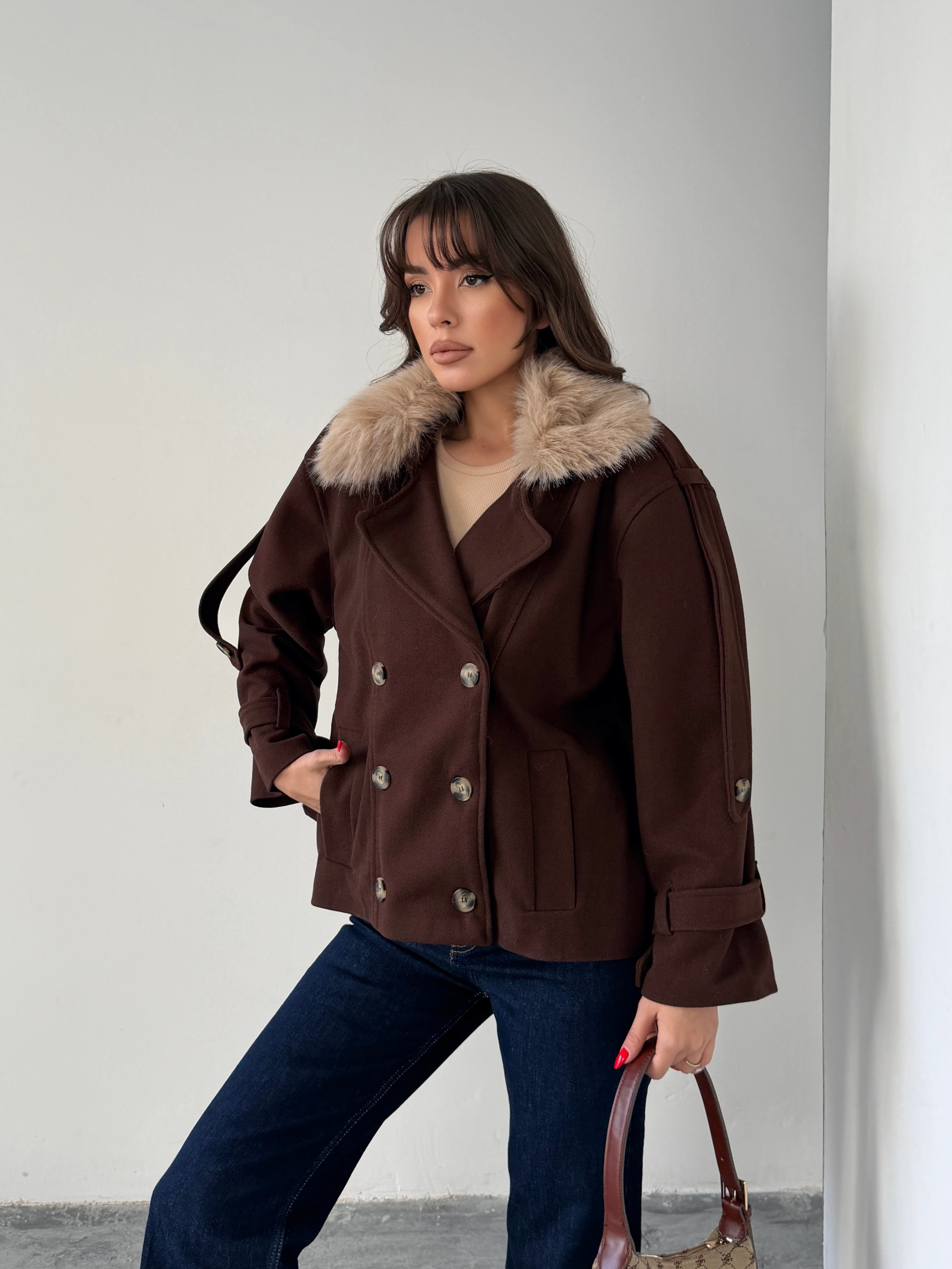 Apolet Detay Kürklü Kaşe Mont  - Kahverengi