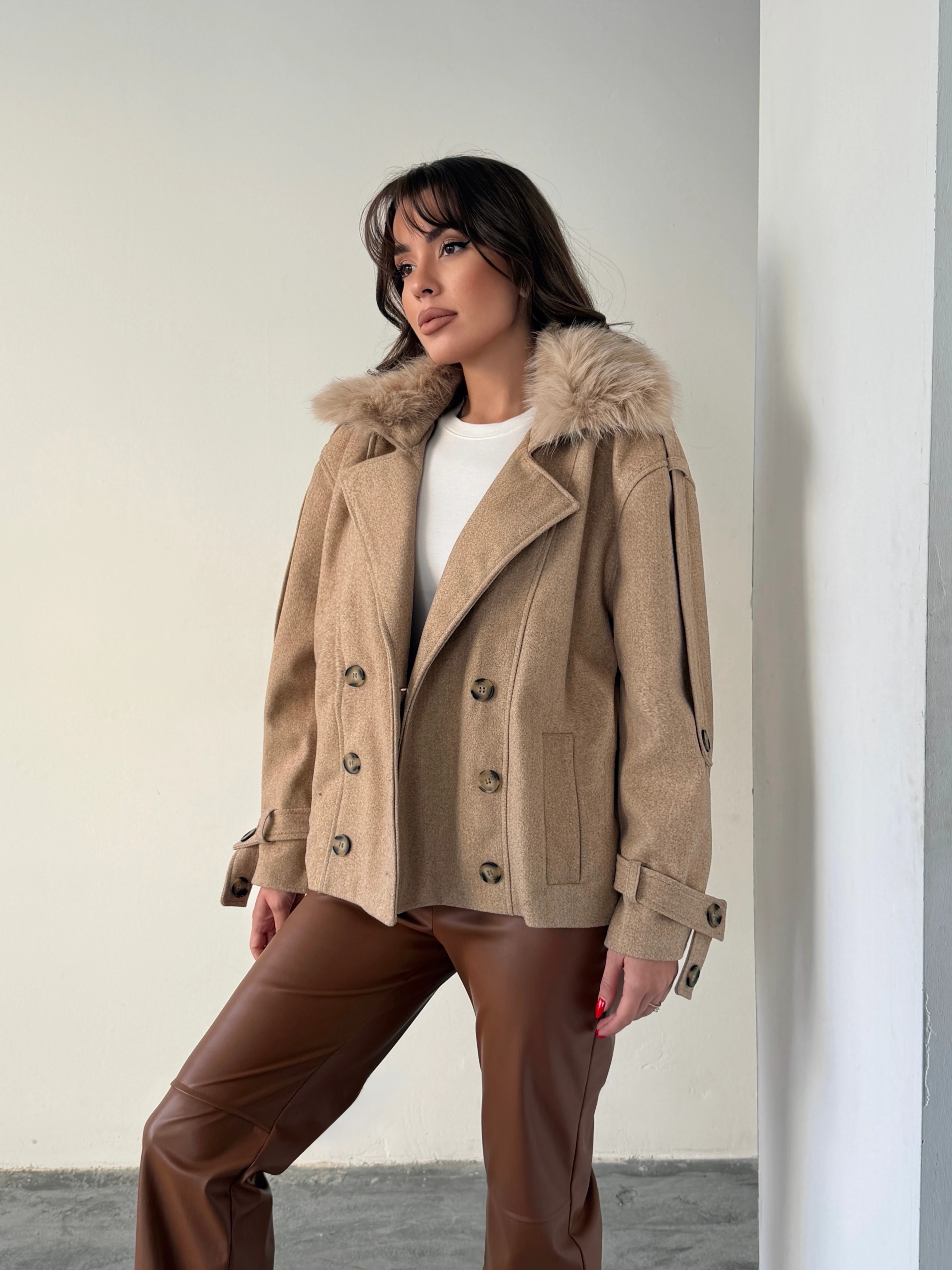 Apolet Detay Kürklü Kaşe Mont  - Camel