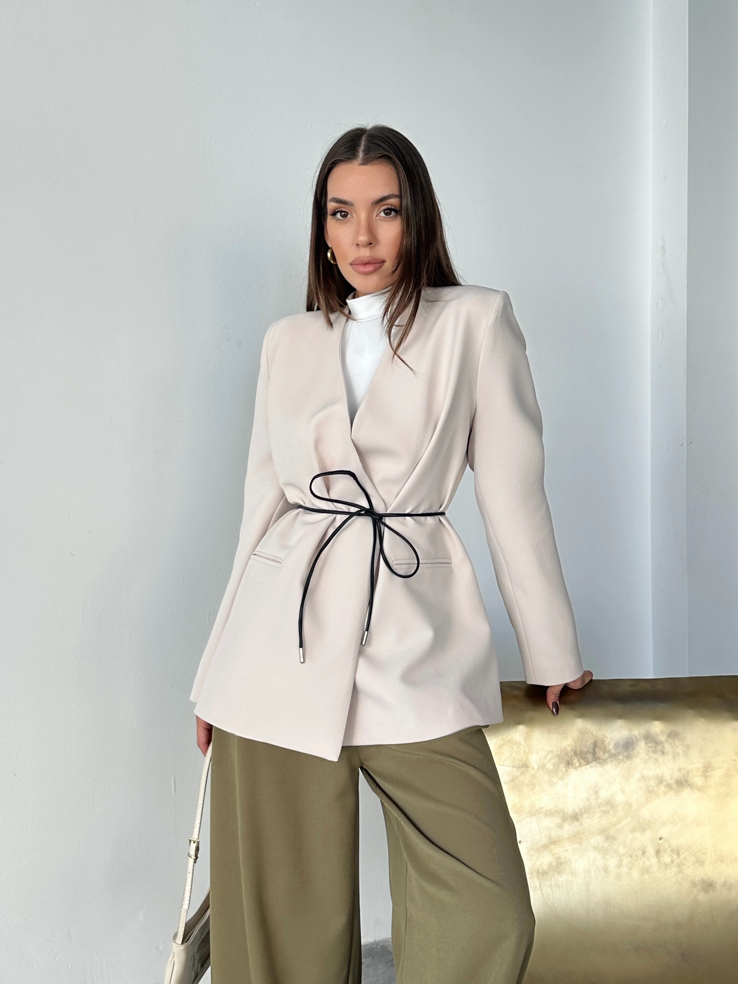 Deri Kemerli Blazer Ceket - Taş