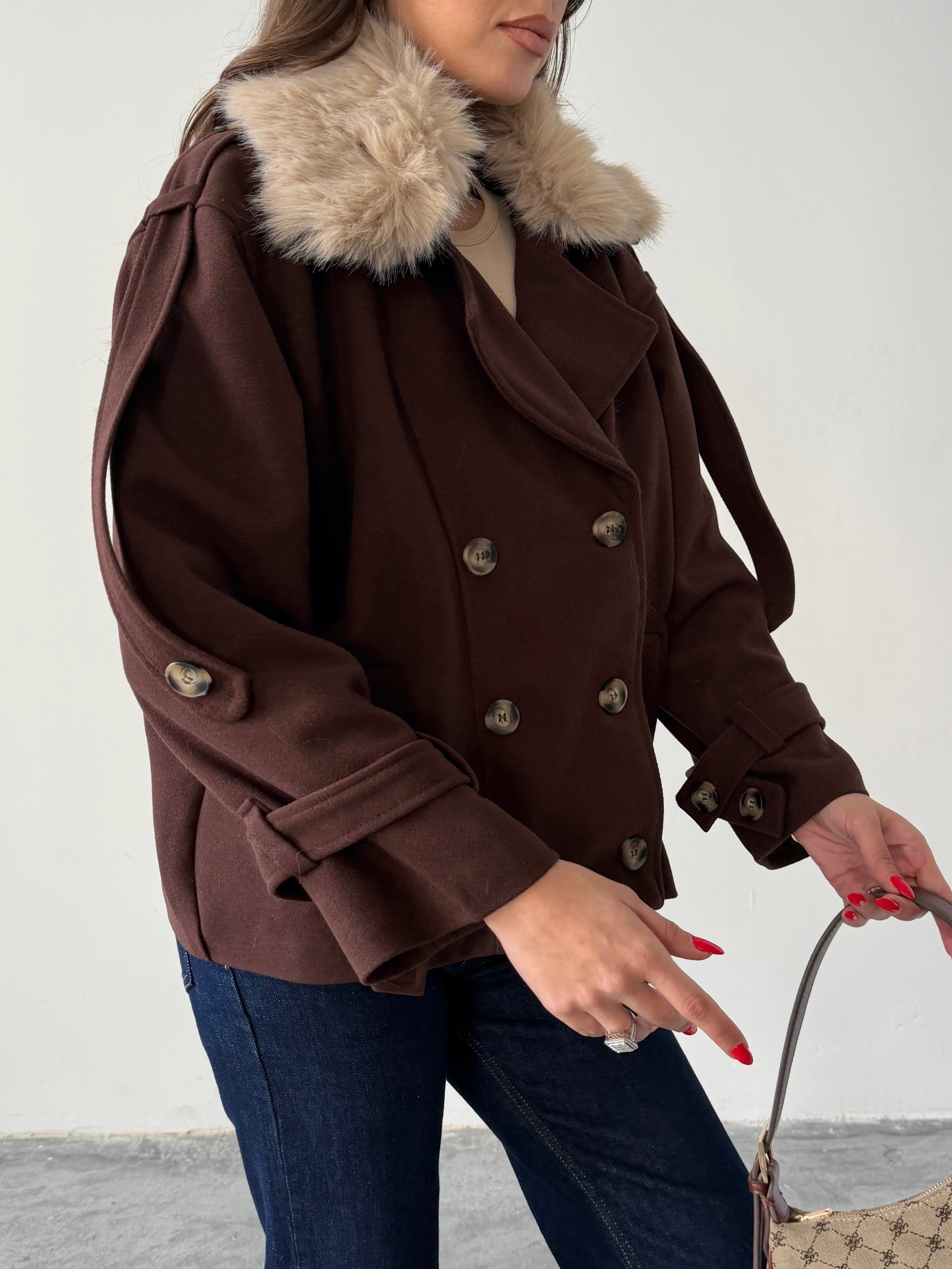 Apolet Detay Kürklü Kaşe Mont  - Kahverengi