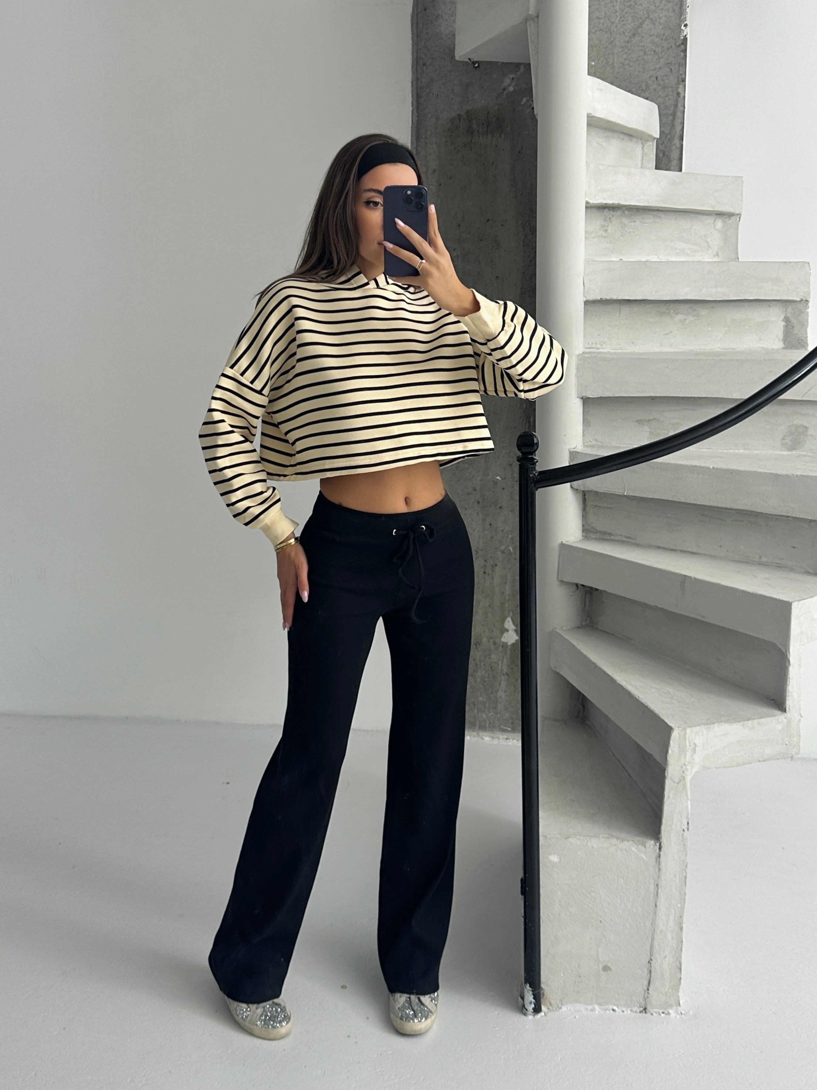 Kapüşonlu Çizgili Crop Sweat - Siyah