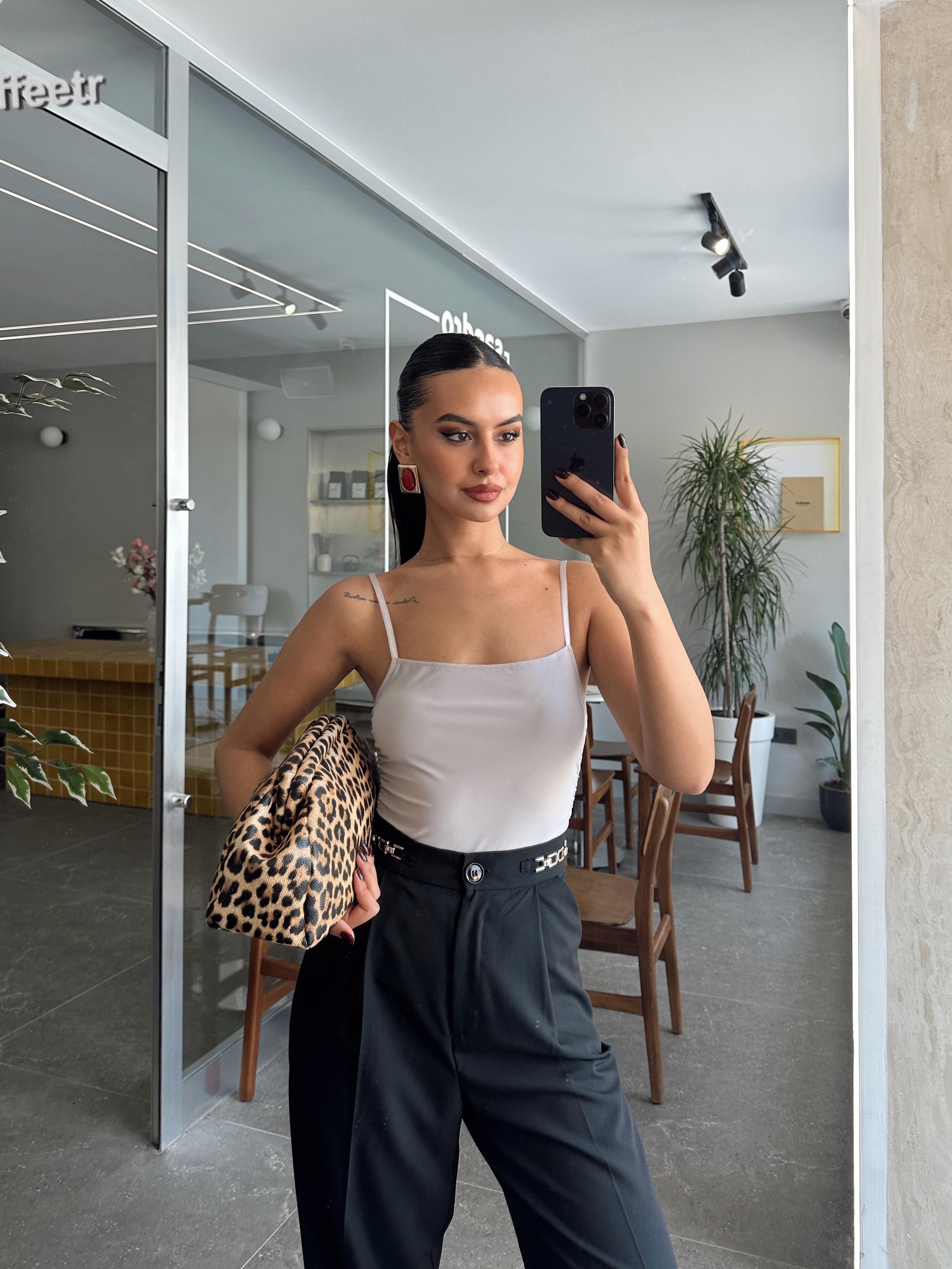 Yan Büzgülü Bodysuit Gri
