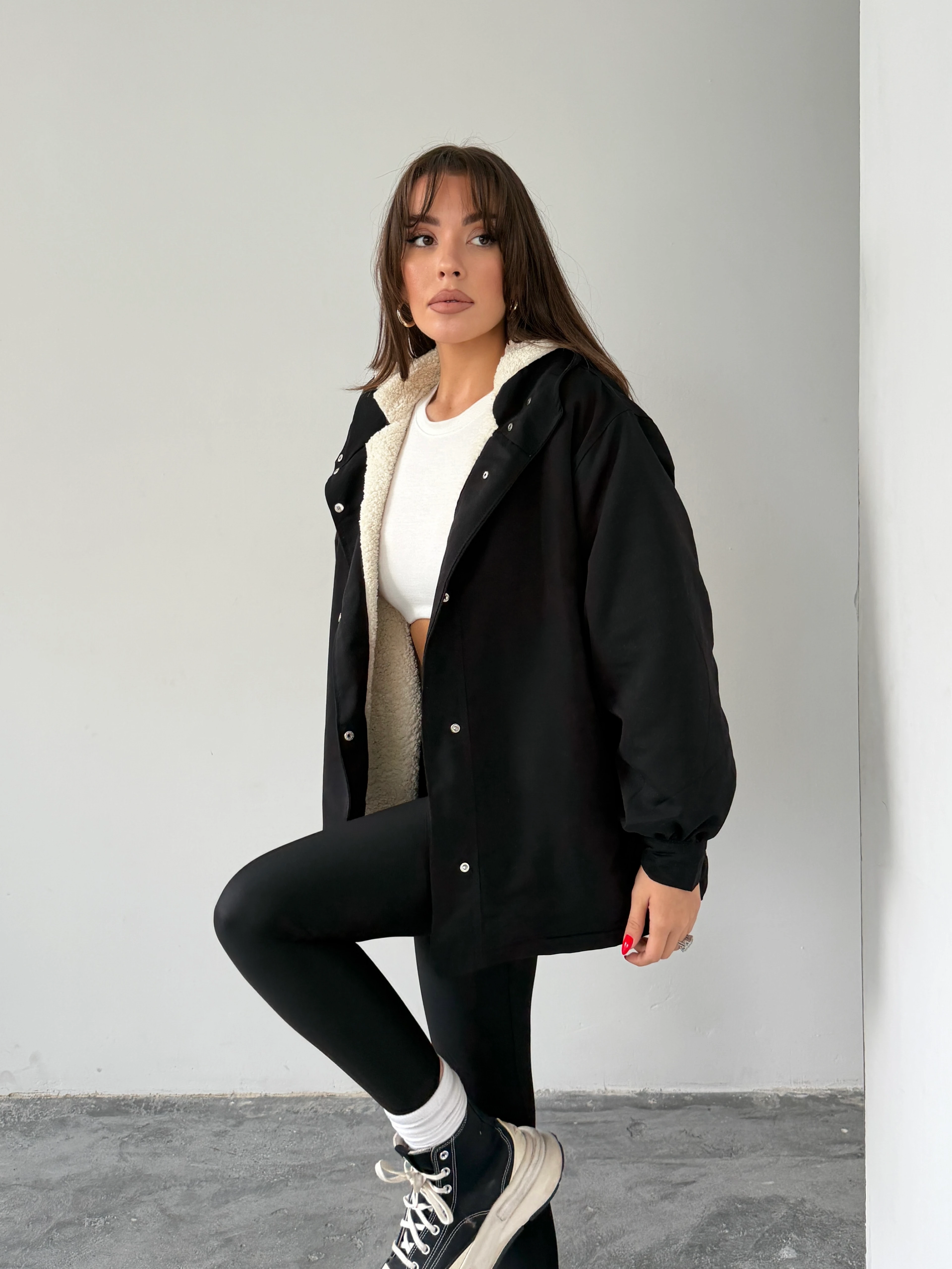 Kapüşonlu İçi Peluş Mont