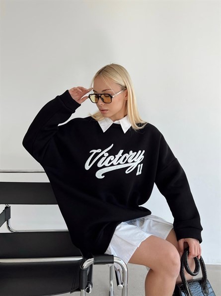 Victory Süzene Nakış Oversize Sweatshirt Siyah