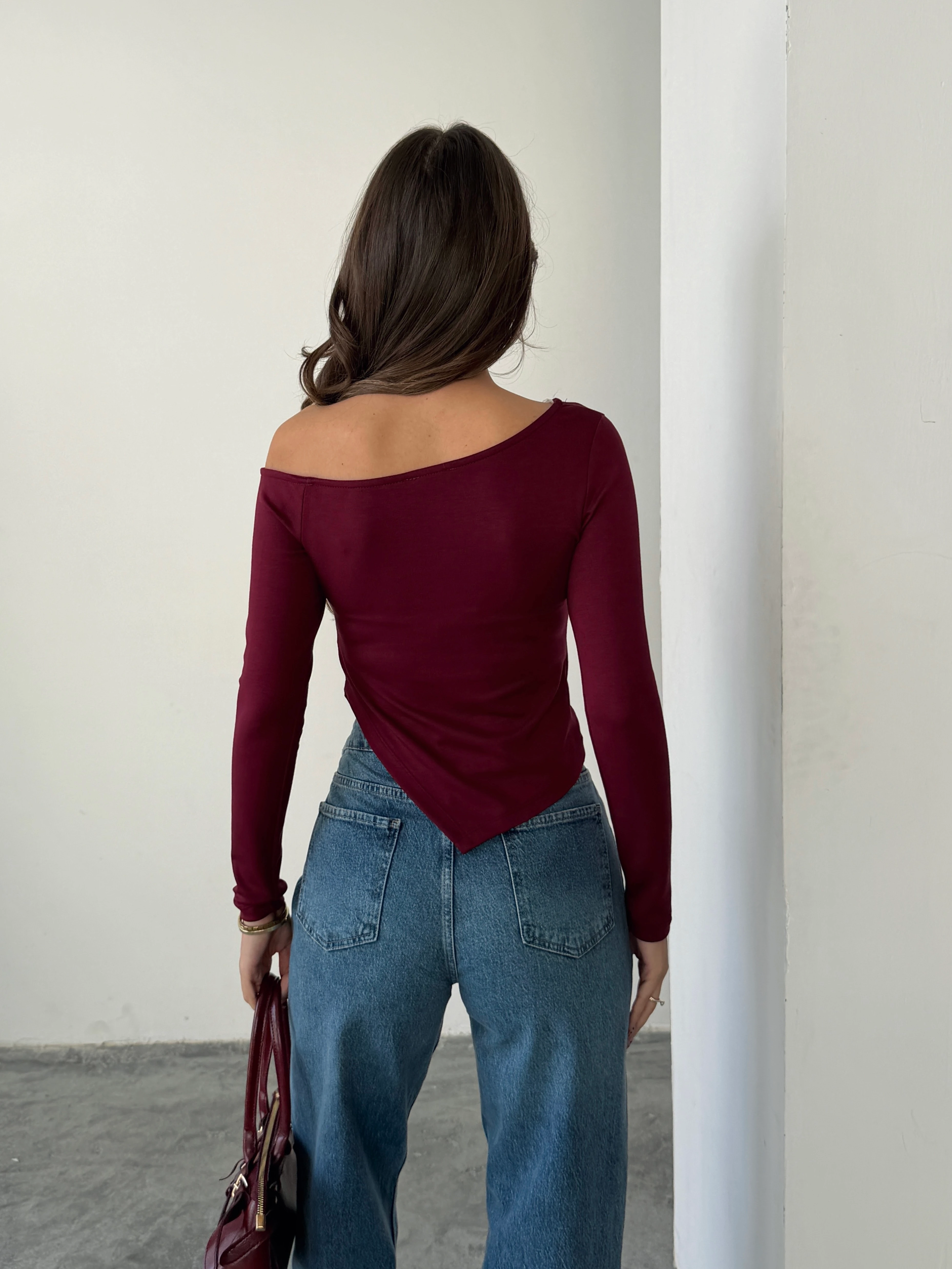 Kayık Yaka Asimetrik Bluz - Bordo