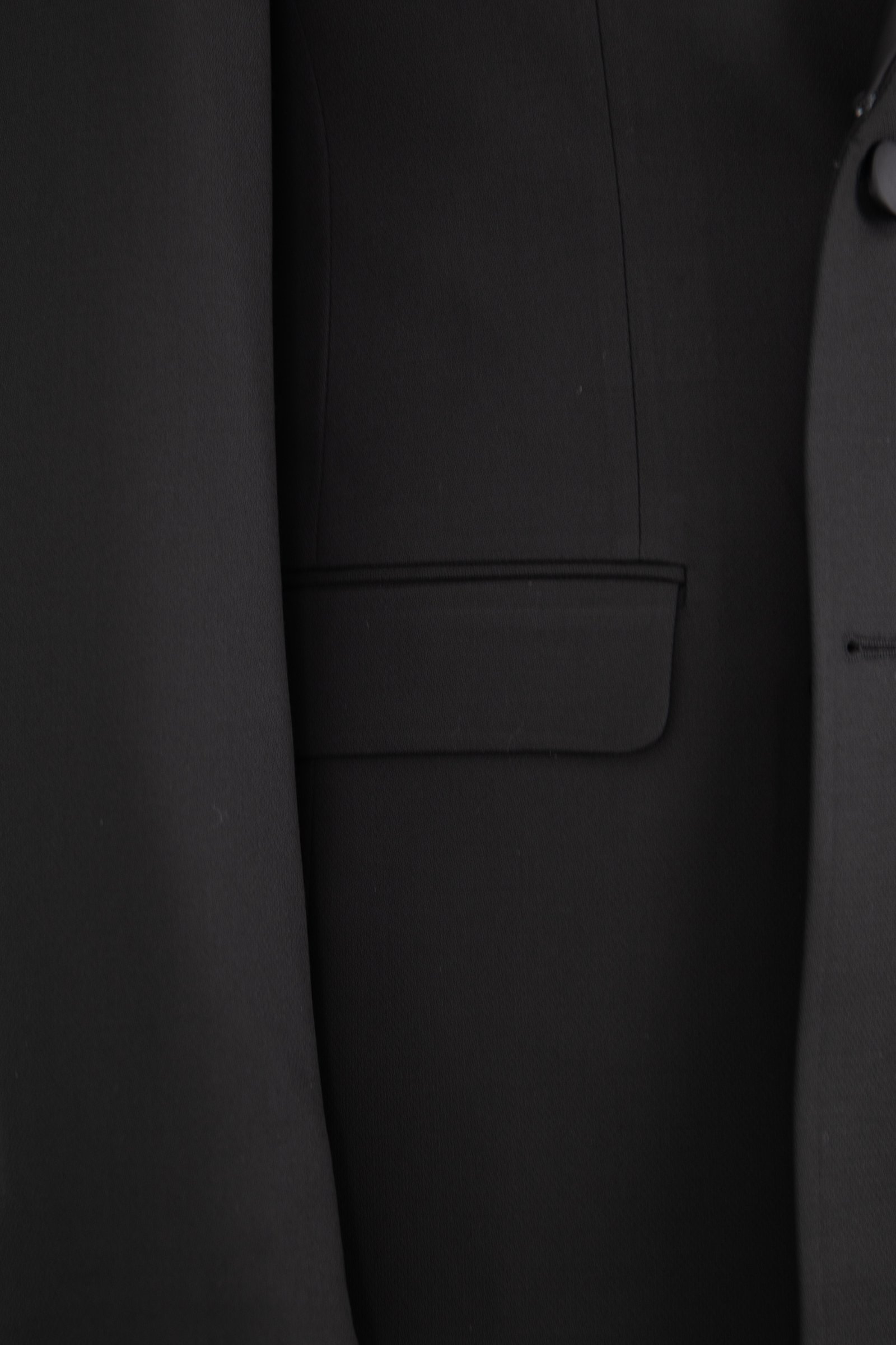 Modern Fit Çıkma Sivri Yaka Kruvaze Damatlık & Smokin