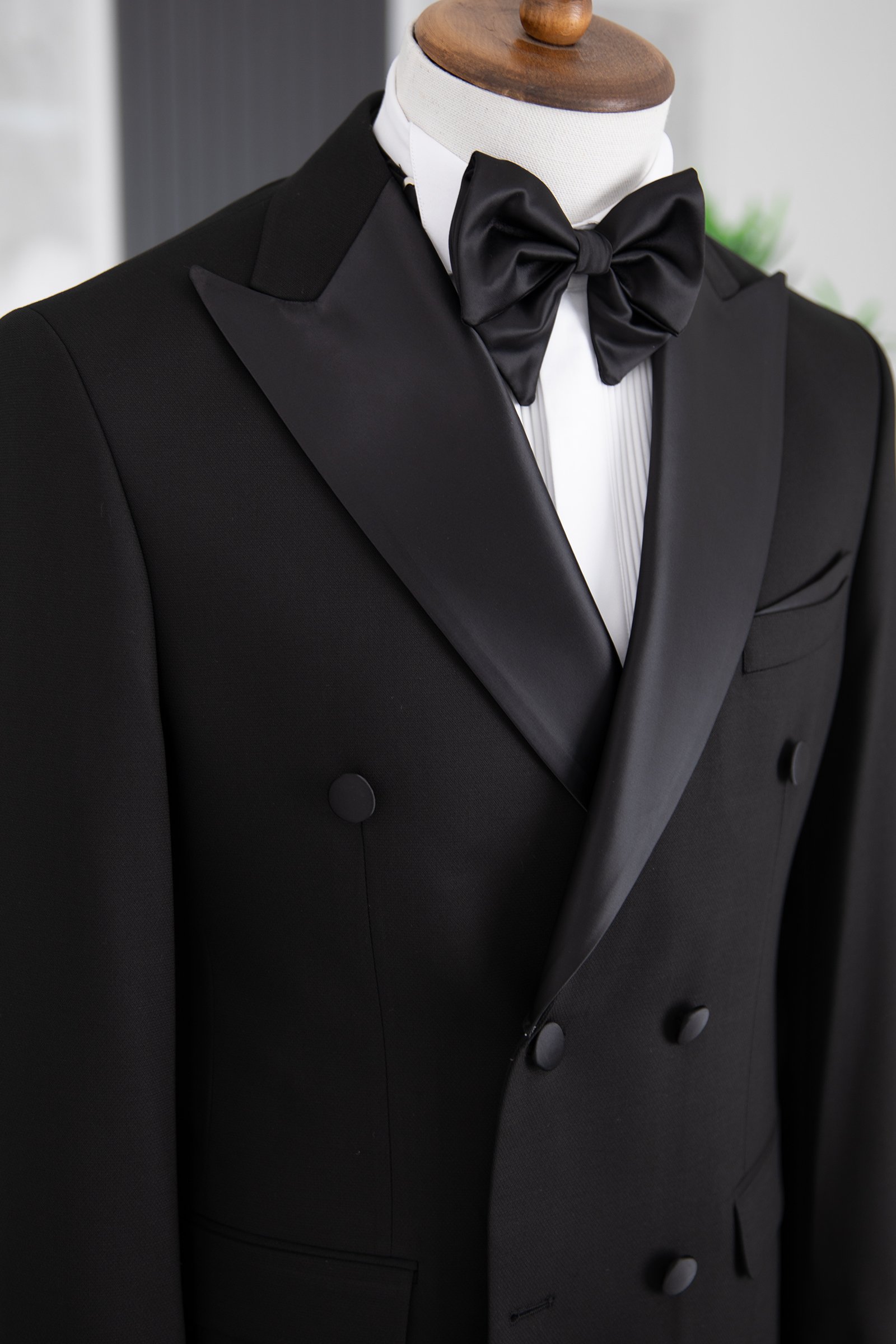 Modern Fit Çıkma Sivri Yaka Kruvaze Damatlık & Smokin