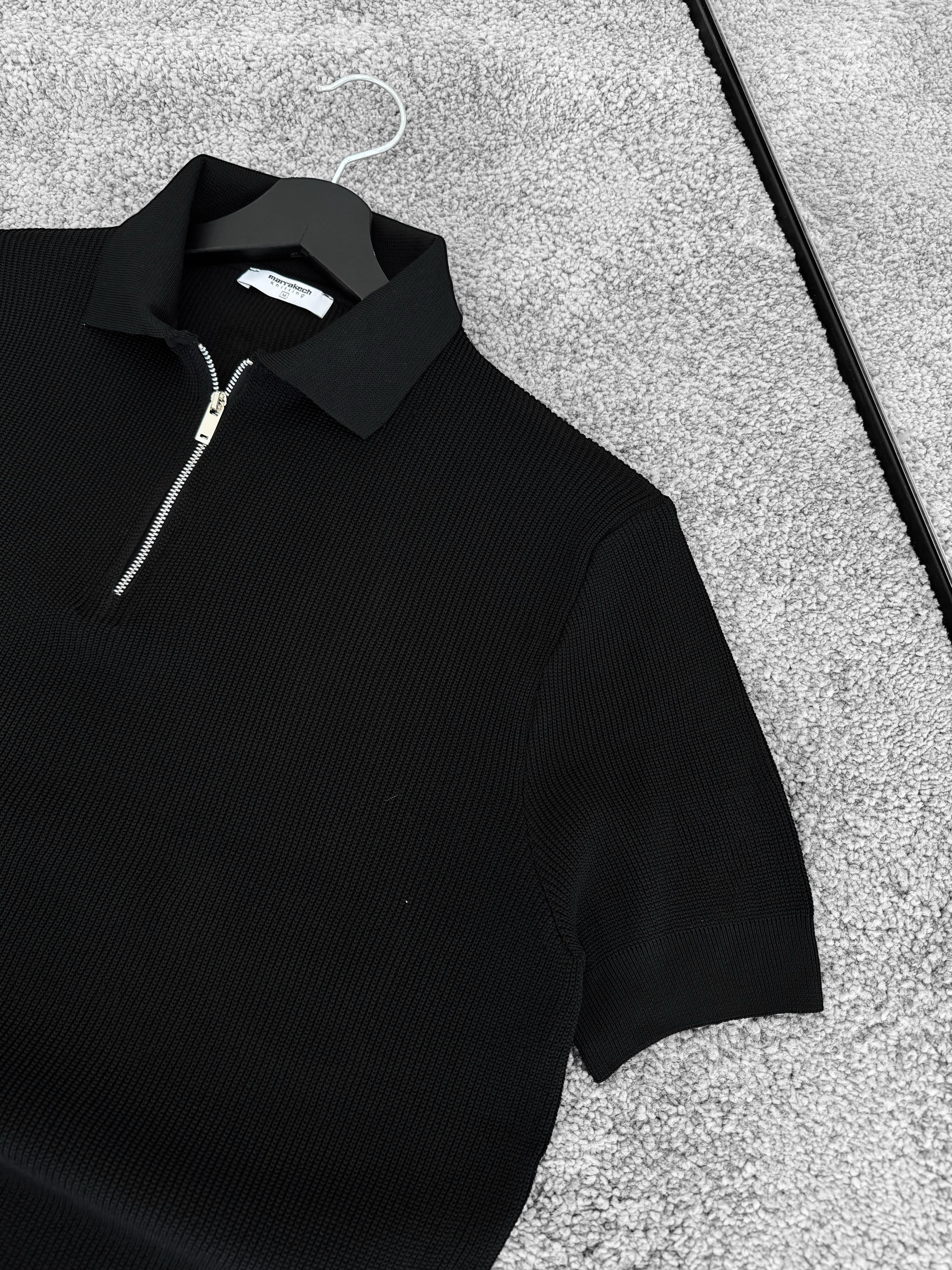 Siyah Polo Yaka Yarım Fermuarlı Triko Tişört & Ekru Bağcıklı Baggy Pantolon(VV220)