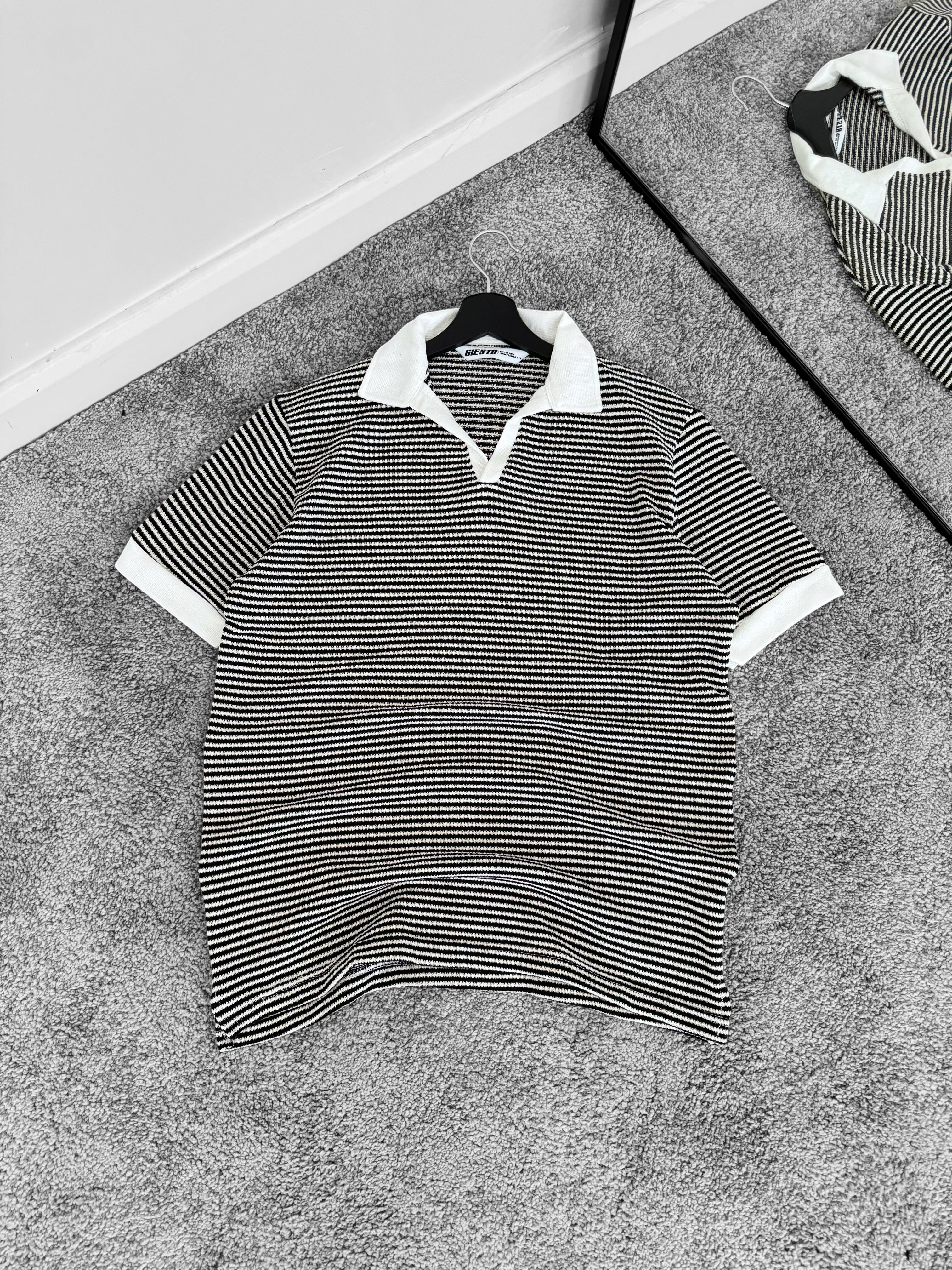 Siyah Çizgili Örme Triko