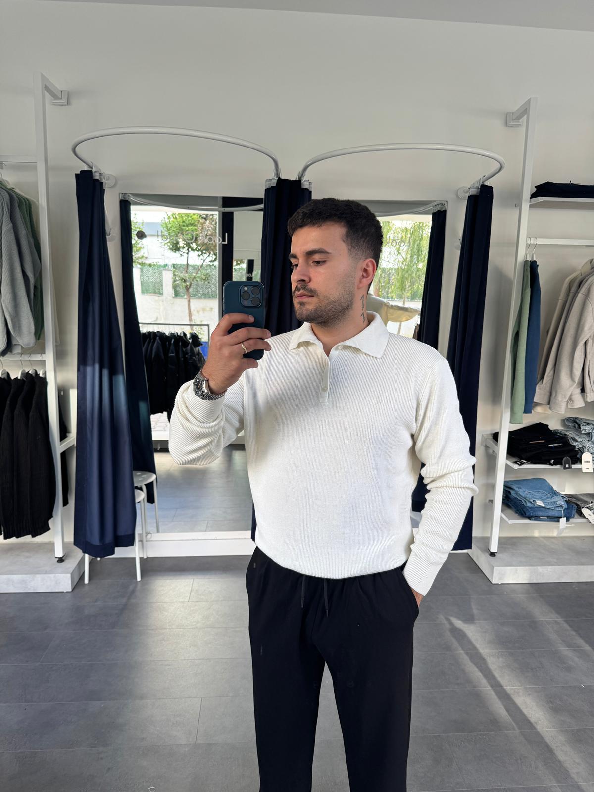 Beyaz İnce Düğmeli Triko Kazak (VV404)