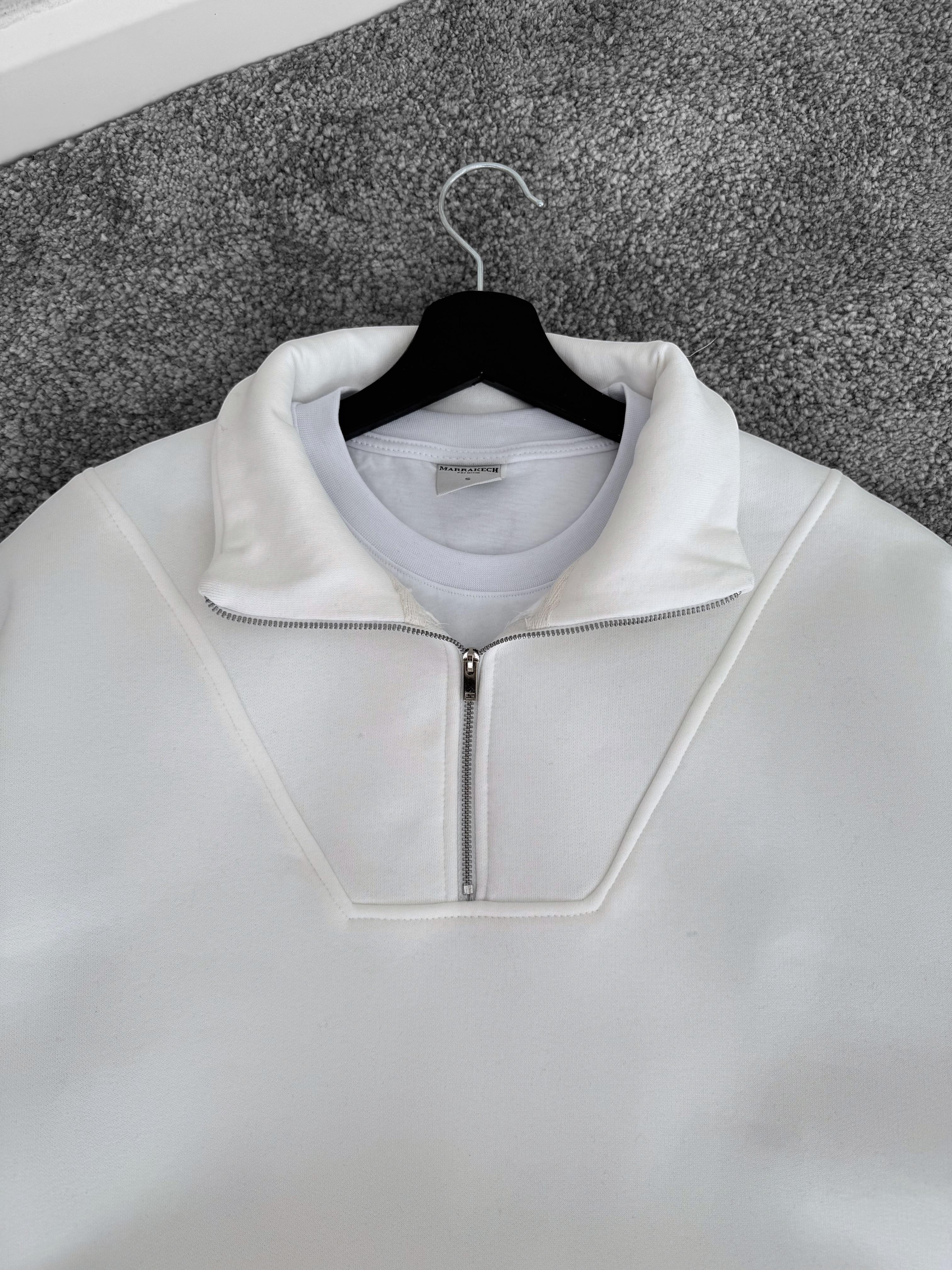 Beyaz Üç İplik Şardonlu Yarım Fermuarlı Sweat & Lacivert Yırtık Detaylı Boyfriend Pantolon (VV183)