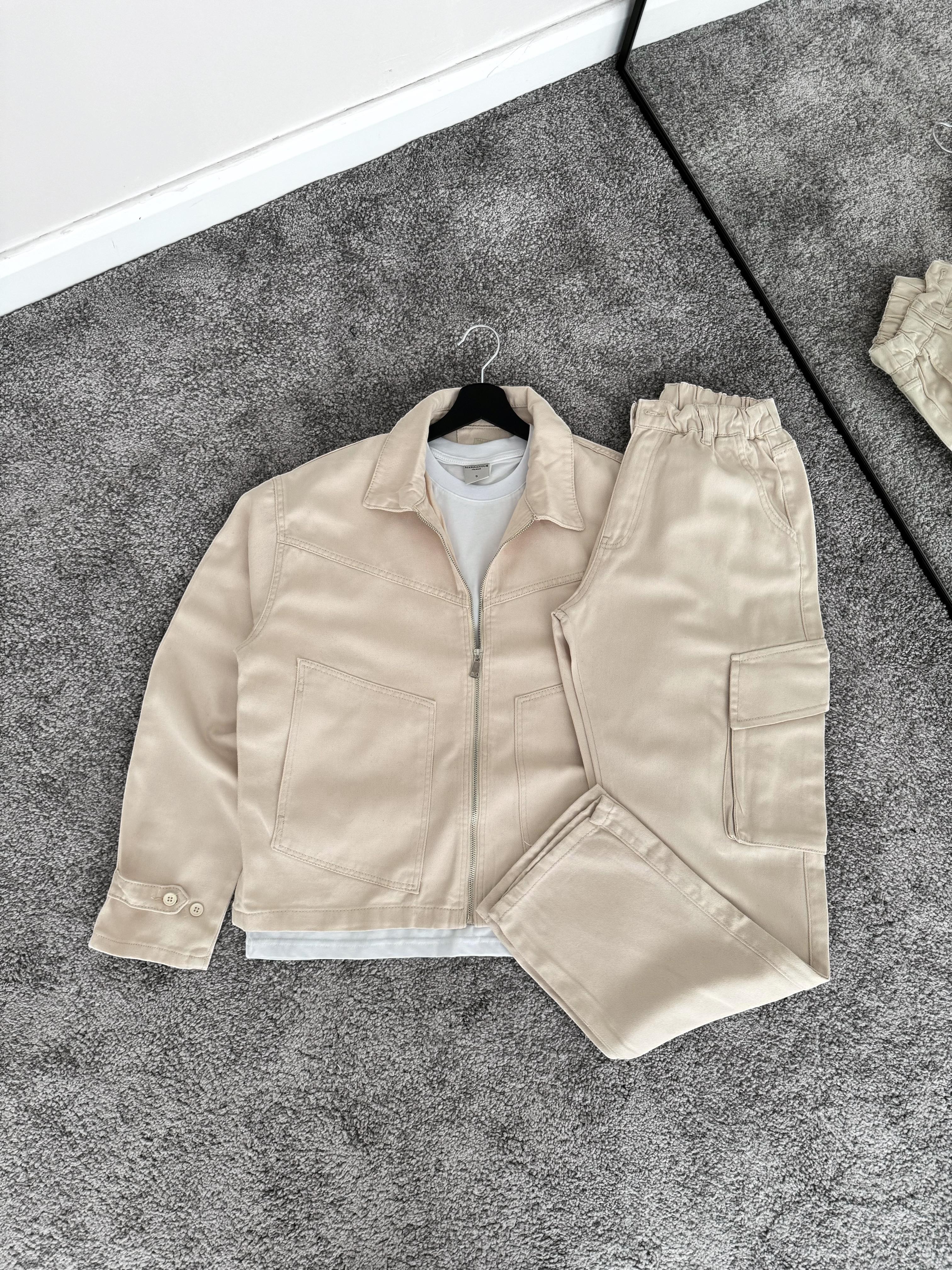 Bej Kalın Crop Top Ceket & Bej Baggy Kalıp Kargo Cepli Pantolon Takım (VV182)