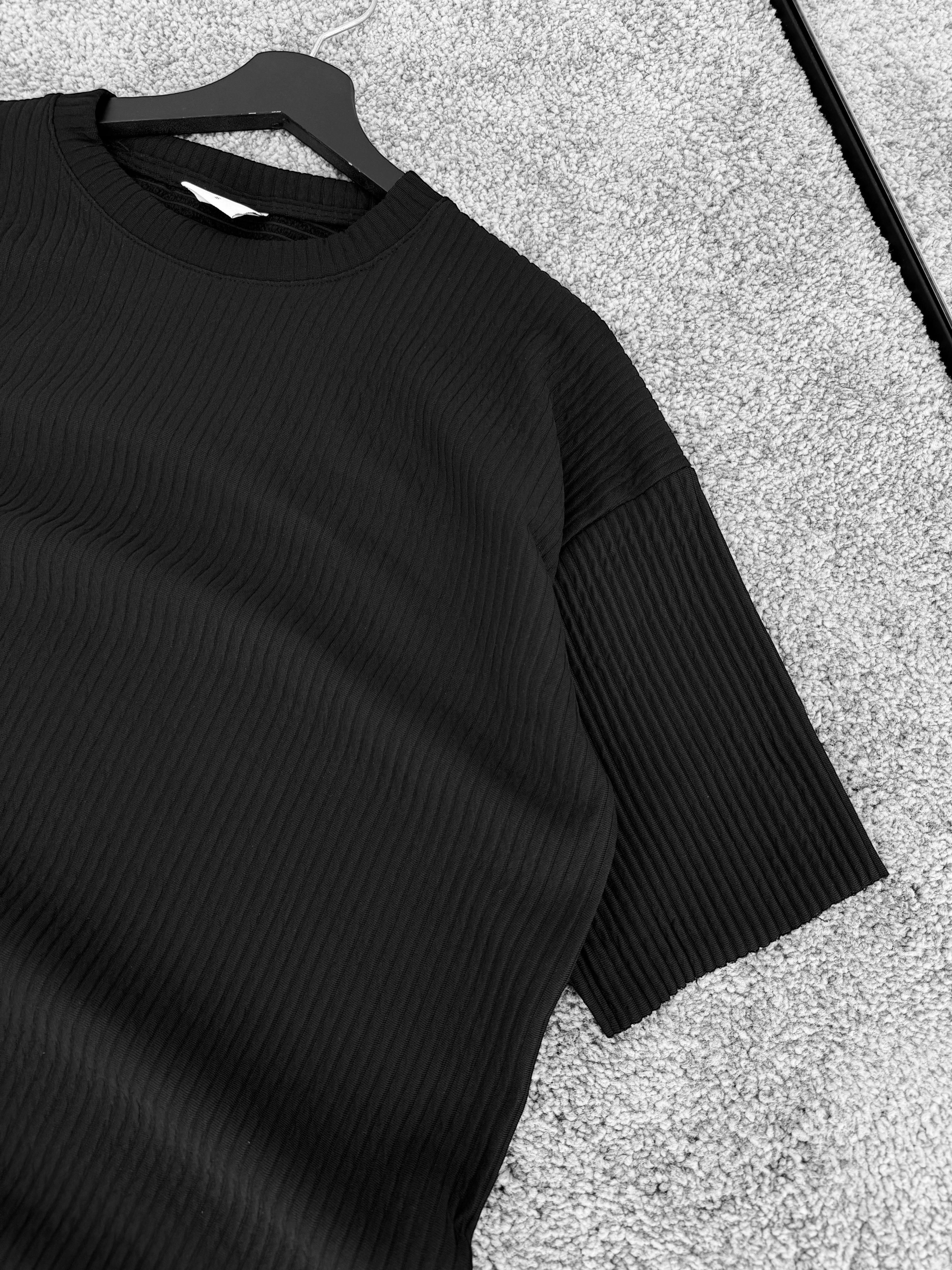 Siyah Fitilli Bisiklet Yaka Oversize Tişört