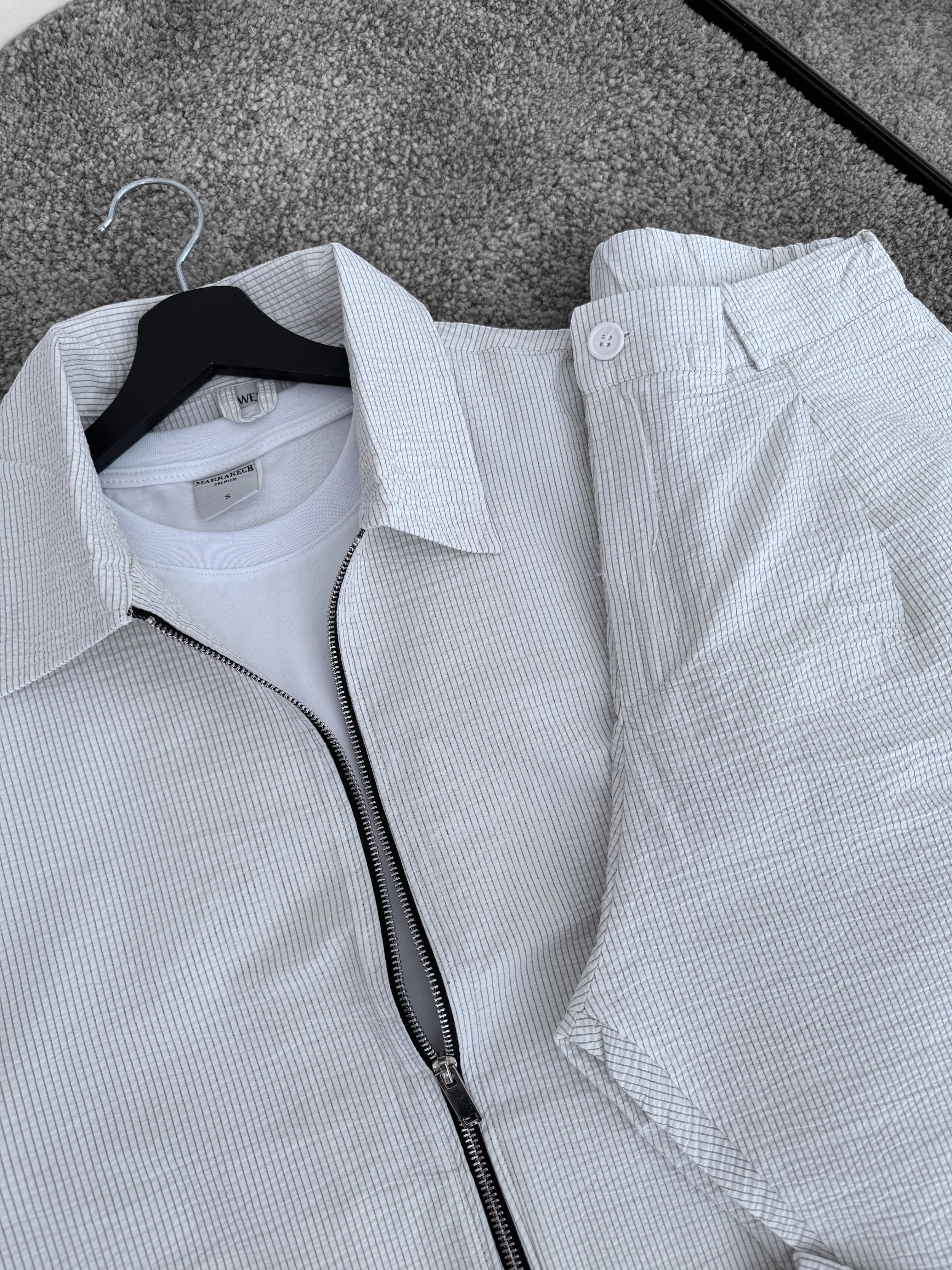 Beyaz Gofre Kumaş Crop Ceket & Beyaz Gofre Kumaş Boyfriend Pantolon Takım (VV166)