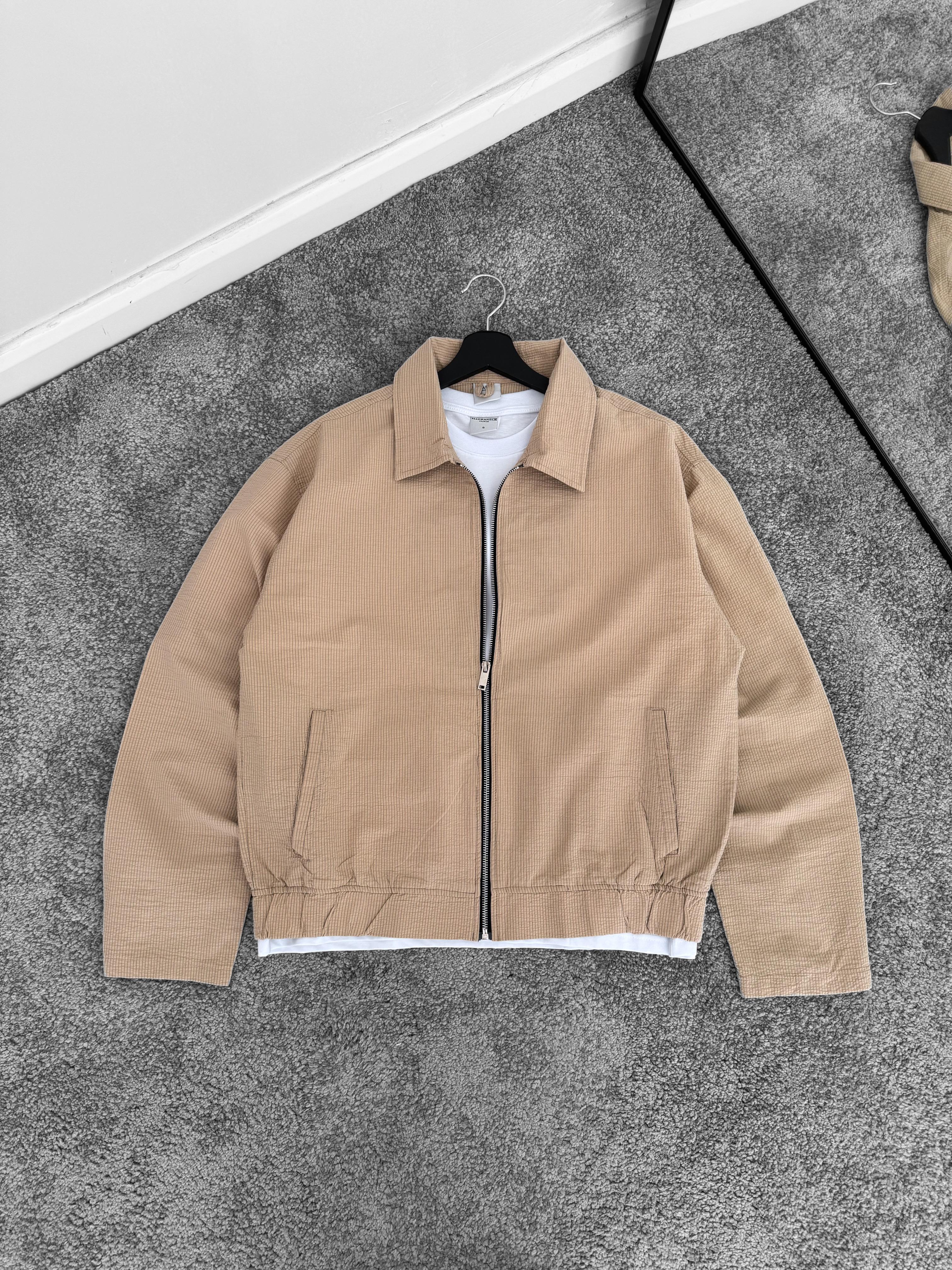 Bej Gofre Kumaş Crop Ceket & Bej Gofre Kumaş Boyfriend Pantolon Takım (VV166)