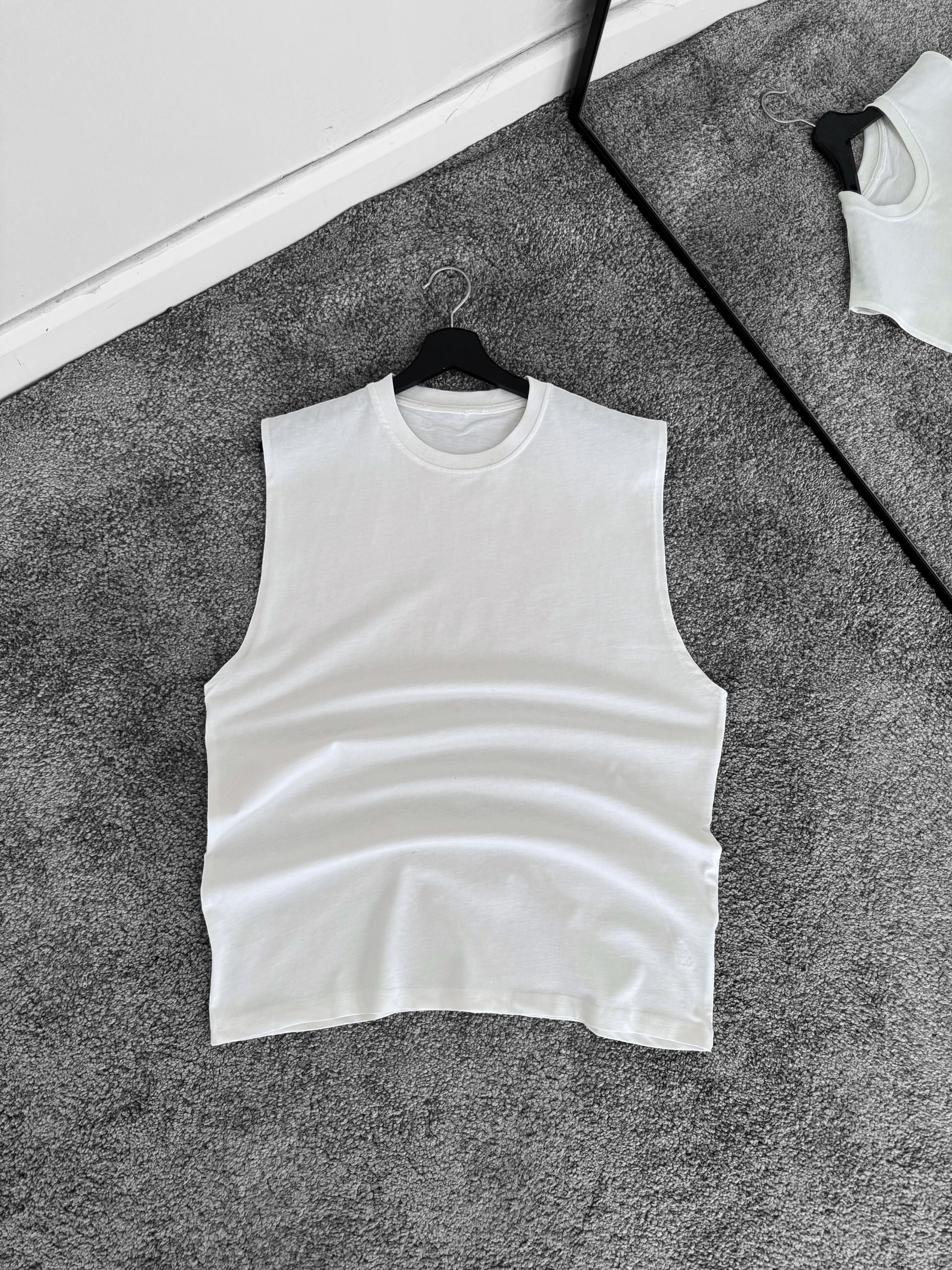 Sıfır Kollu Basic Tişört (VV229)