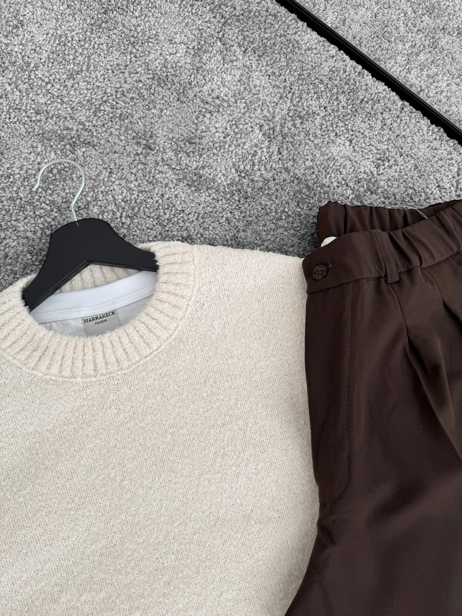Ekru Bisiklet Yaka Oversize Sakallı Kazak & Acıkahve Baggy Kalıp Kumaş Pantolon (VV135)