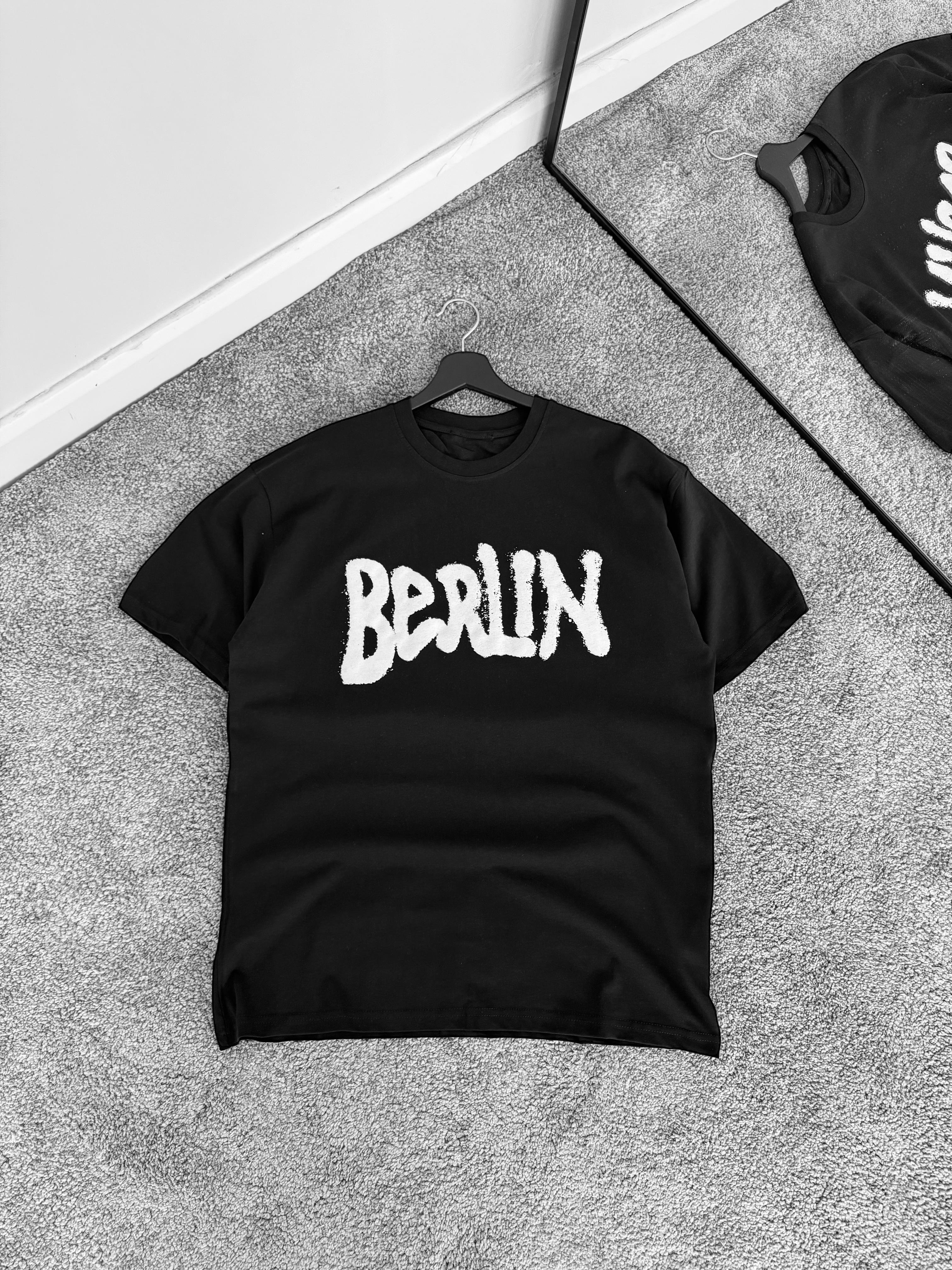 Berlin Baskılı Oversize Tişört (VV226) - Siyah