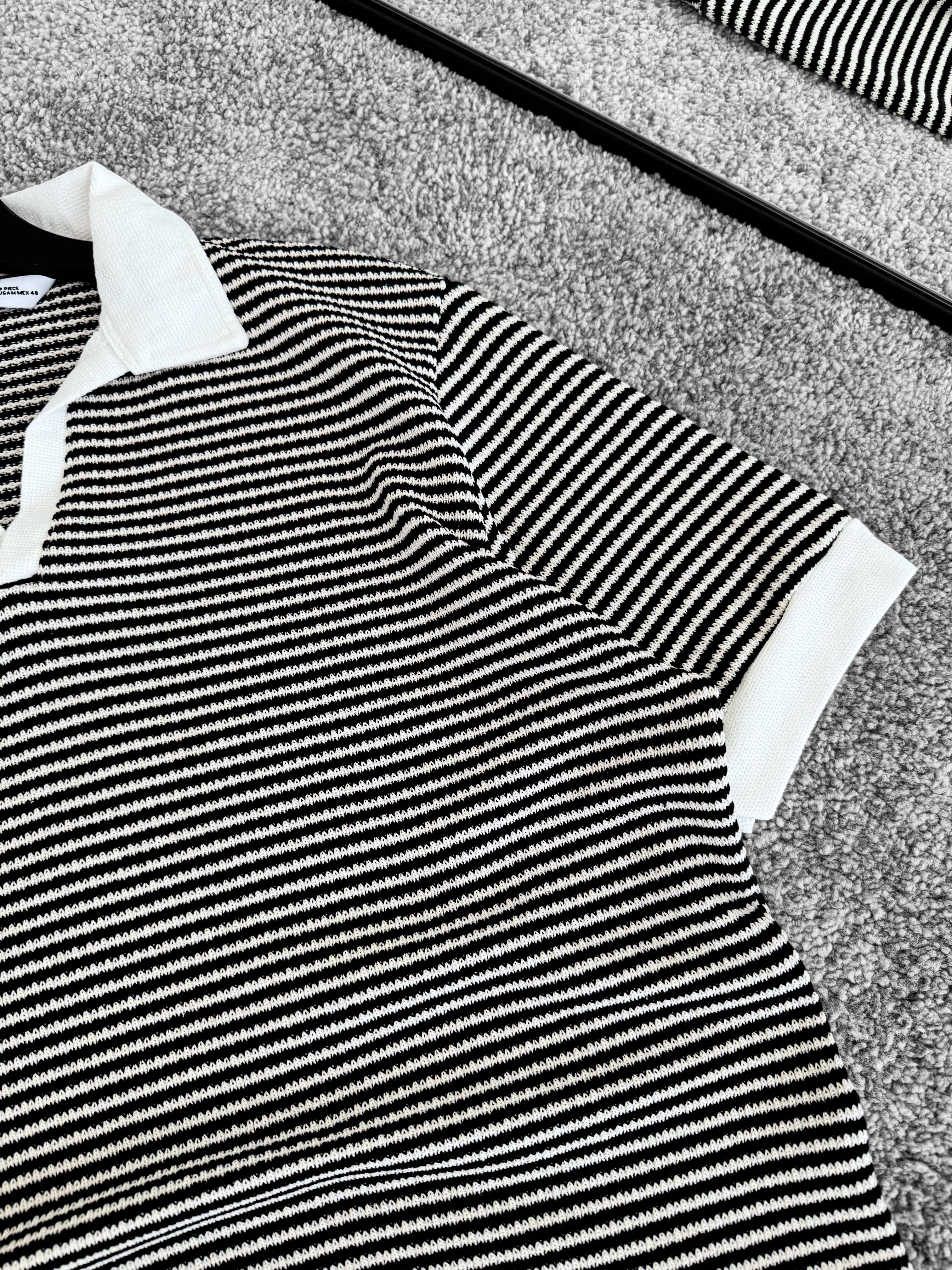 Siyah Çizgili Örme Triko