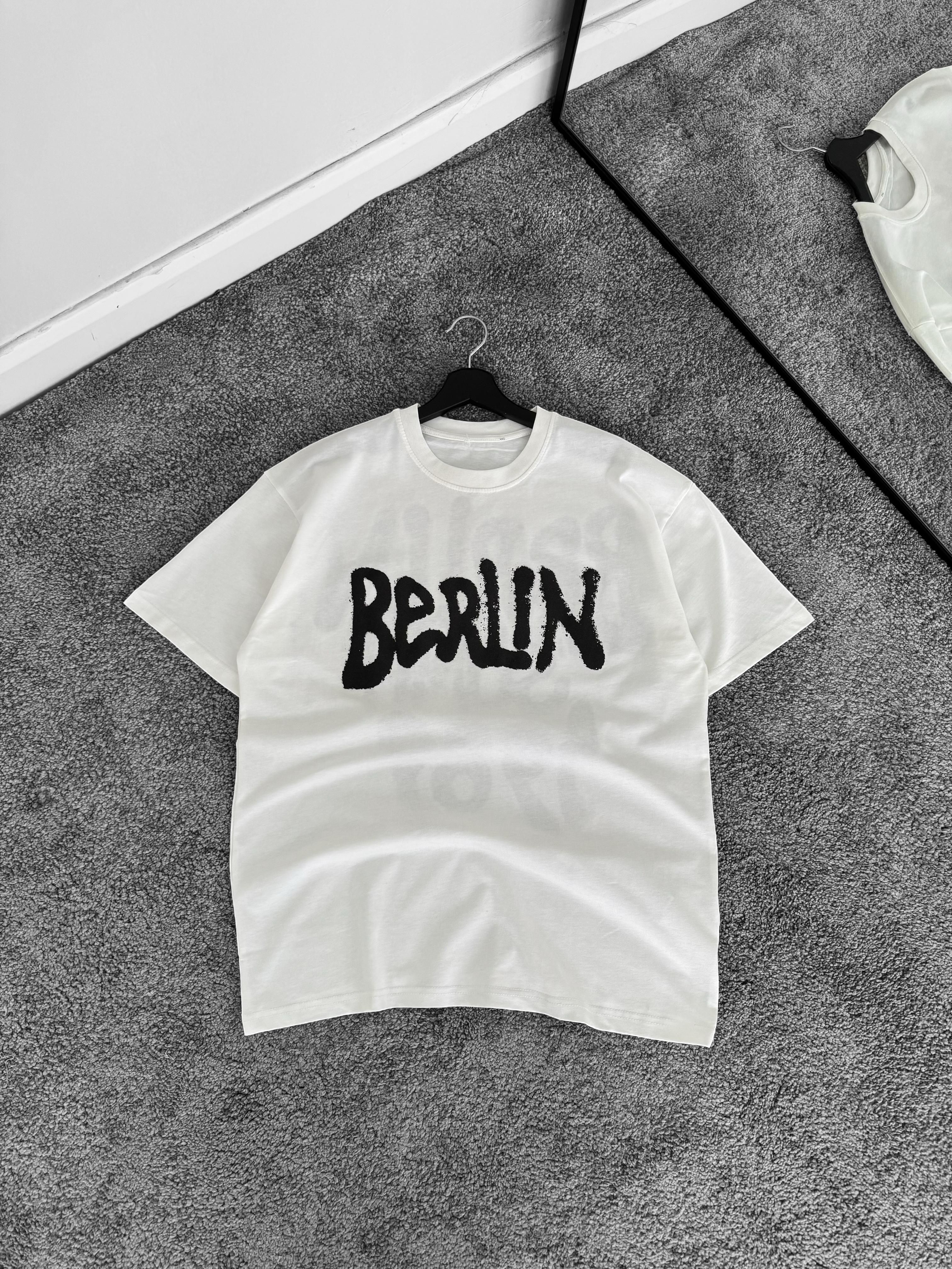 Berlin Baskılı Oversize Tişört (VV226) - Beyaz