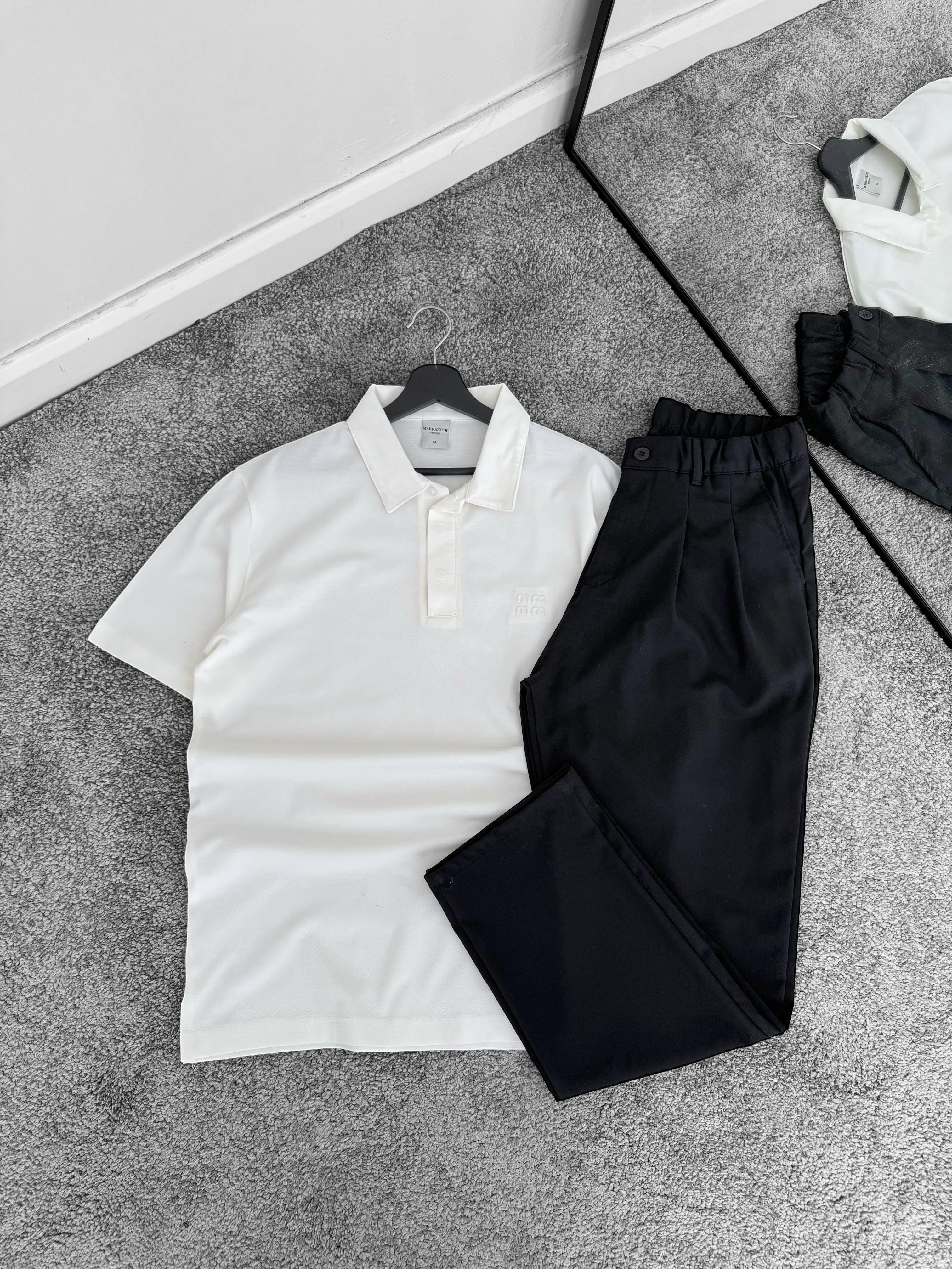 Beyaz MM Kabartma Baskılı Oversize Polo Yaka Tişört & Siyah Kumaş Pantolon (VV323)