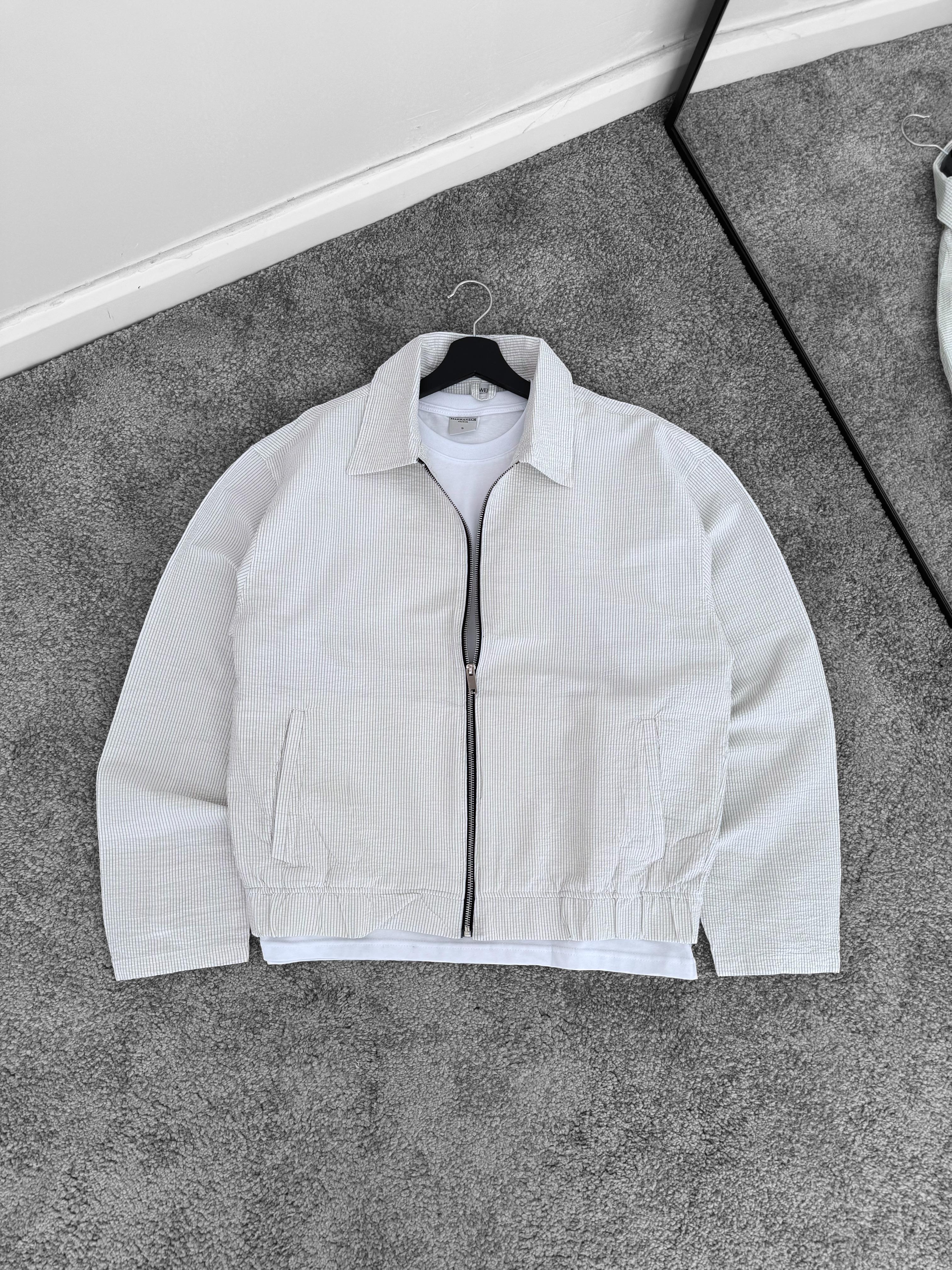 Beyaz Gofre Kumaş Crop Ceket & Beyaz Gofre Kumaş Boyfriend Pantolon Takım (VV166)