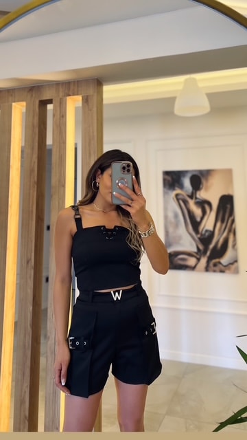 Carla Short - Siyah Renk