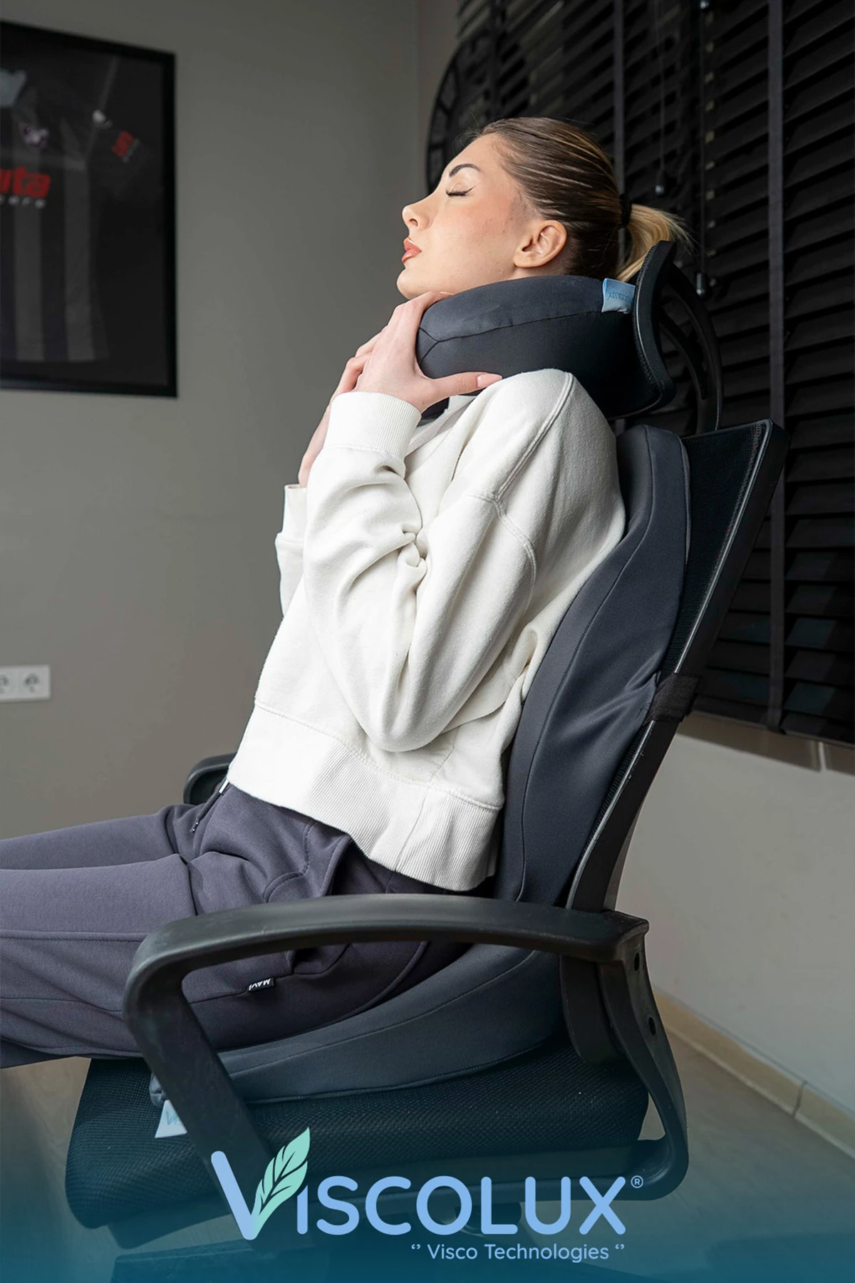 Ortopedik Visco Seyahat Yastığı - Visco Boyun Destekli Yastık Füme 30x30x12