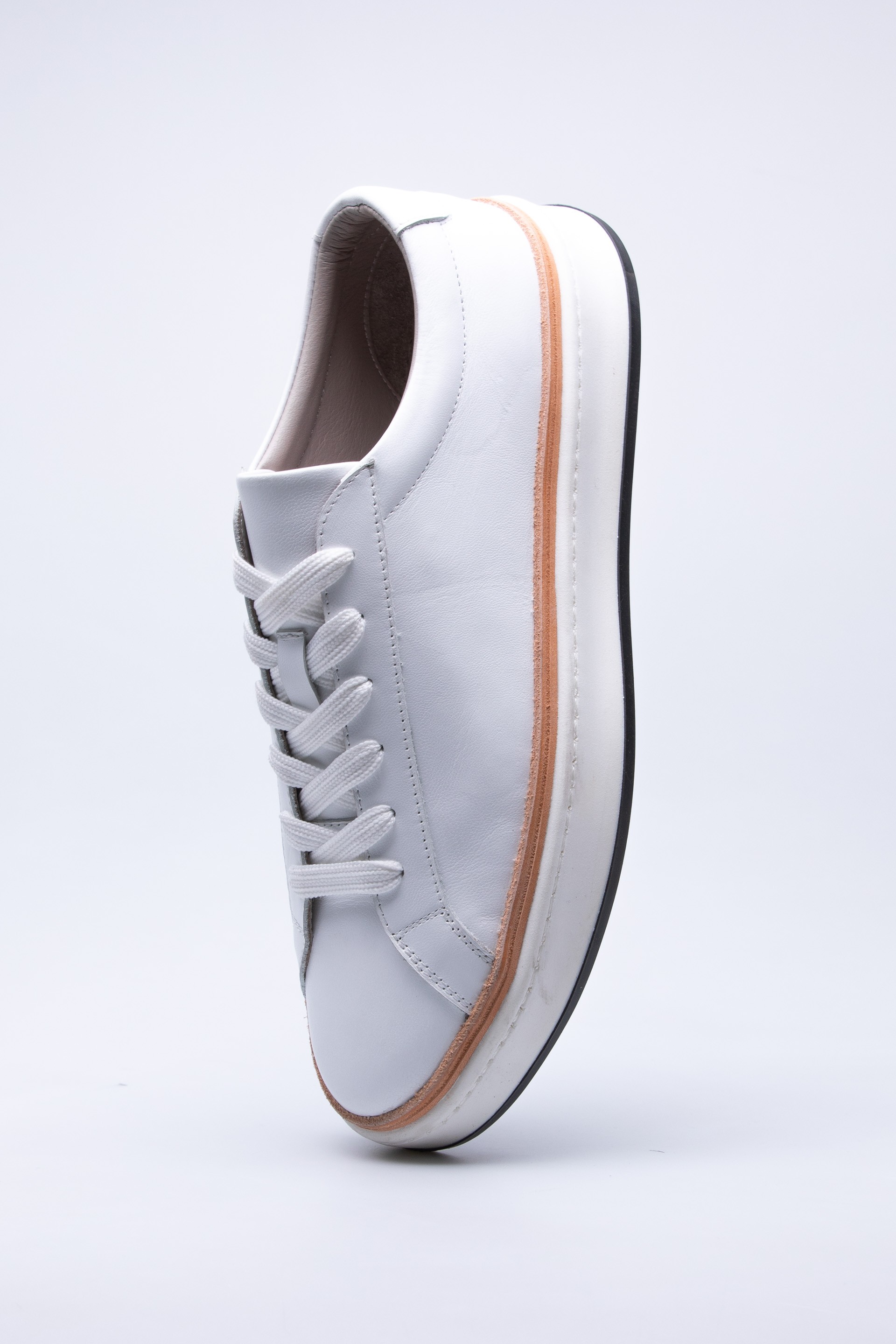 WHITE LIEBE