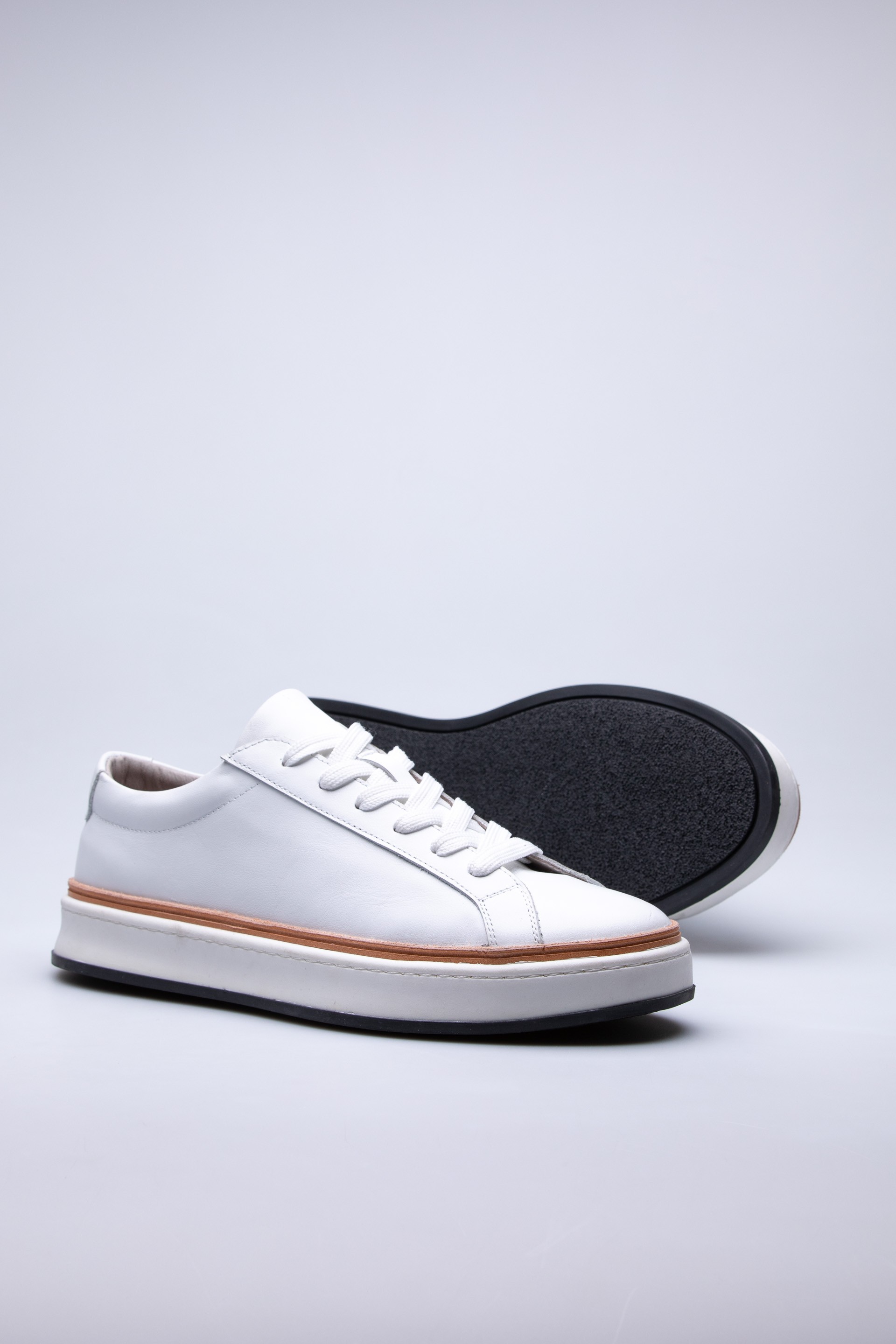 WHITE LIEBE