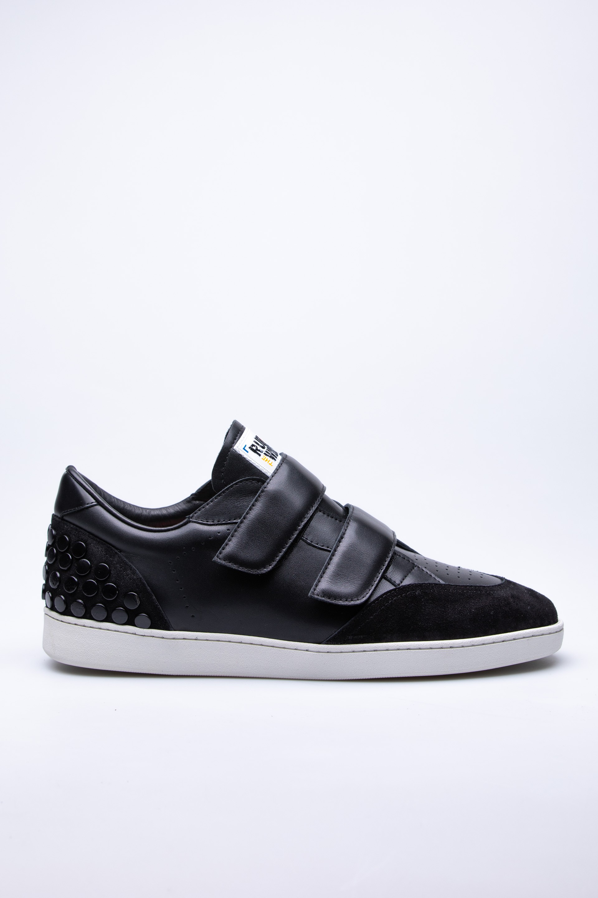 BLACK SANDY
